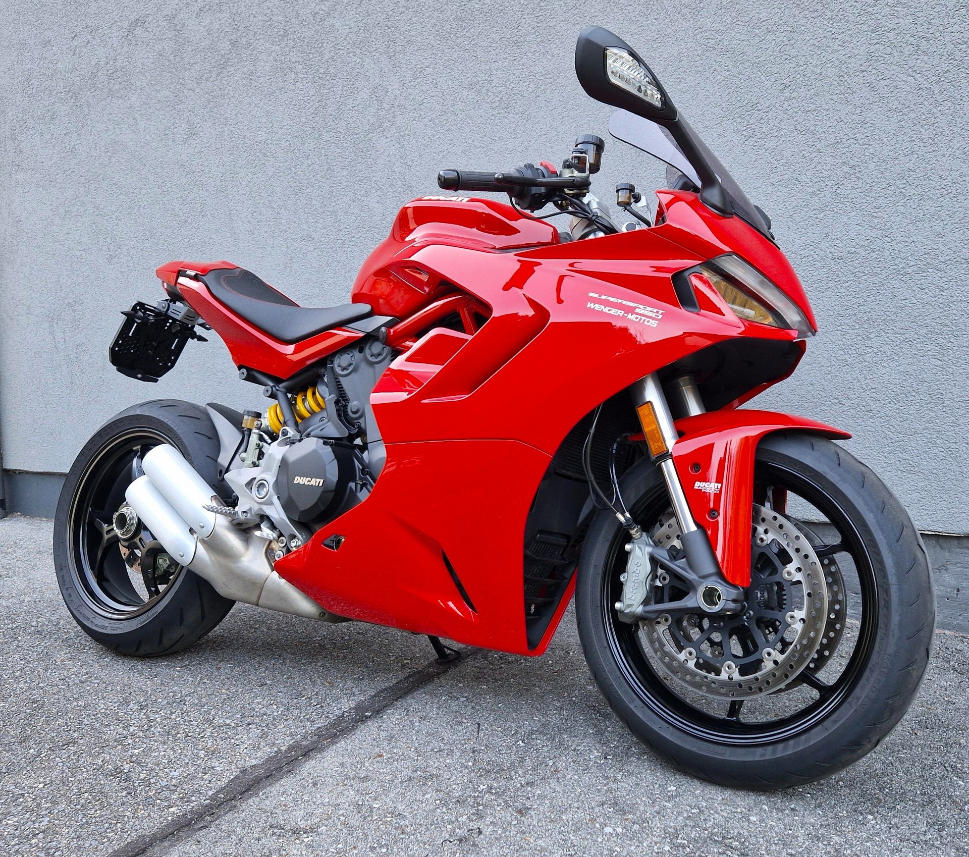 DUCATI Supersport-showroom-element-1