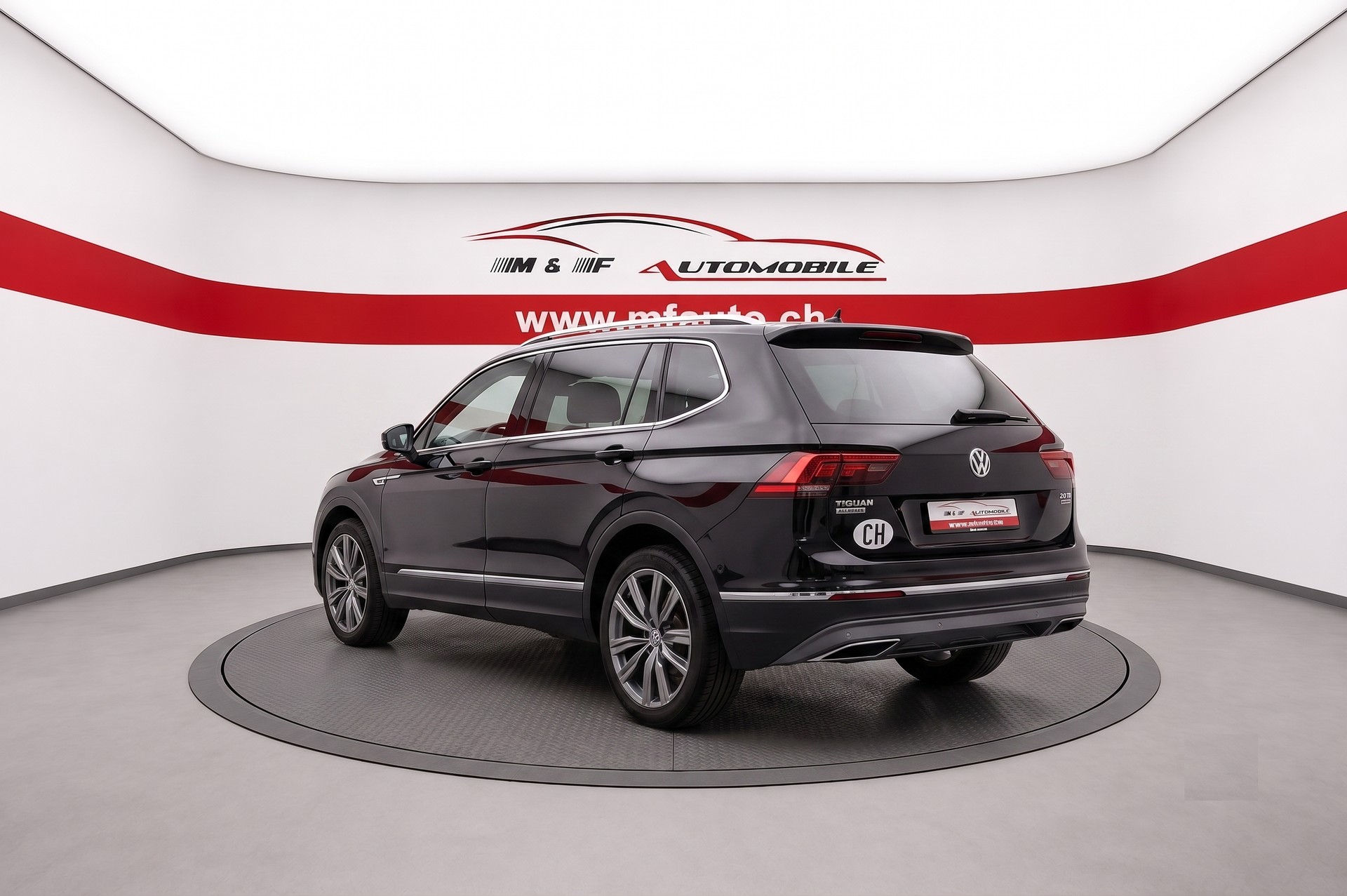 VW Tiguan Allspace 2.0 TSI Highline DSG CH FAHRZEUG 7 Plätzer-image-3