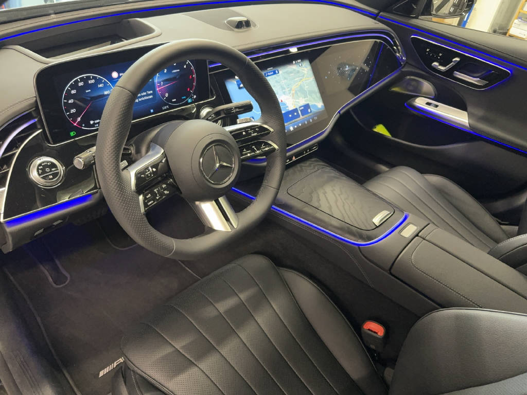 MERCEDES-BENZ E 220 d AMG Line 4Matic-image-10