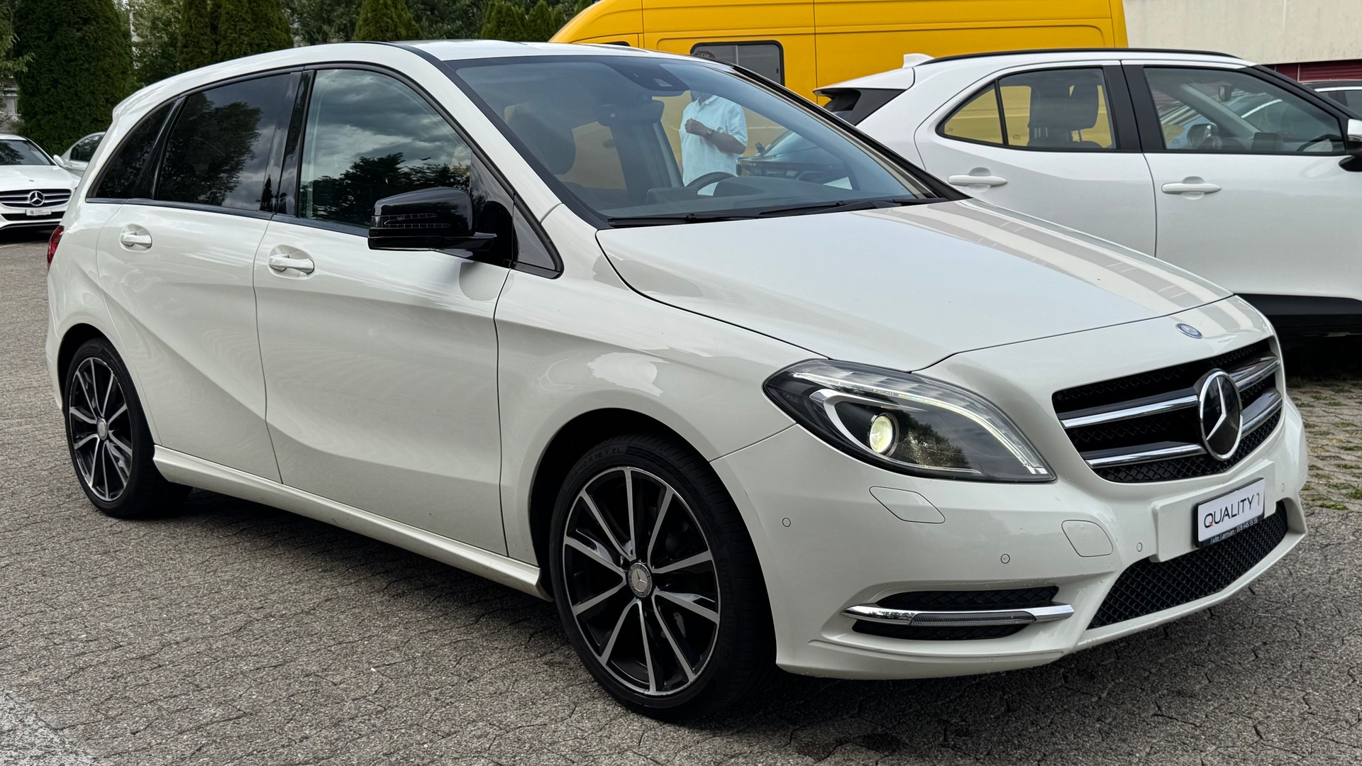 MERCEDES-BENZ B 180 CDI-image-2