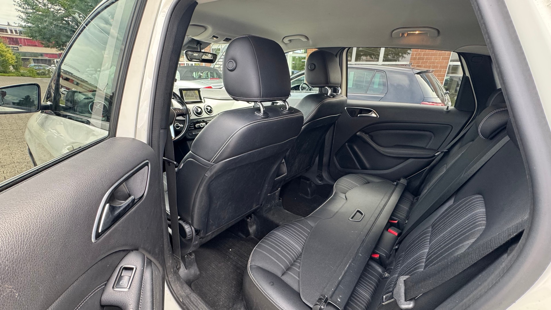 MERCEDES-BENZ B 180 CDI-image-6