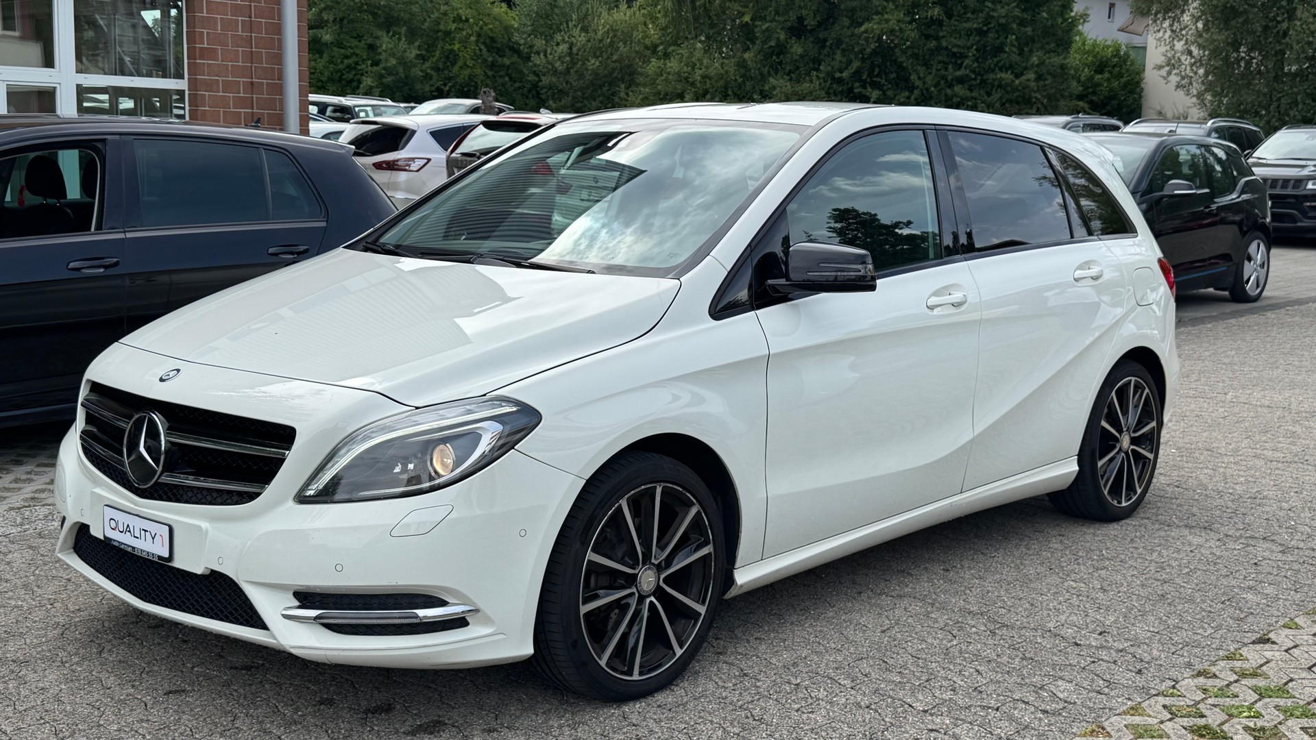 MERCEDES-BENZ B 180 CDI-image-0