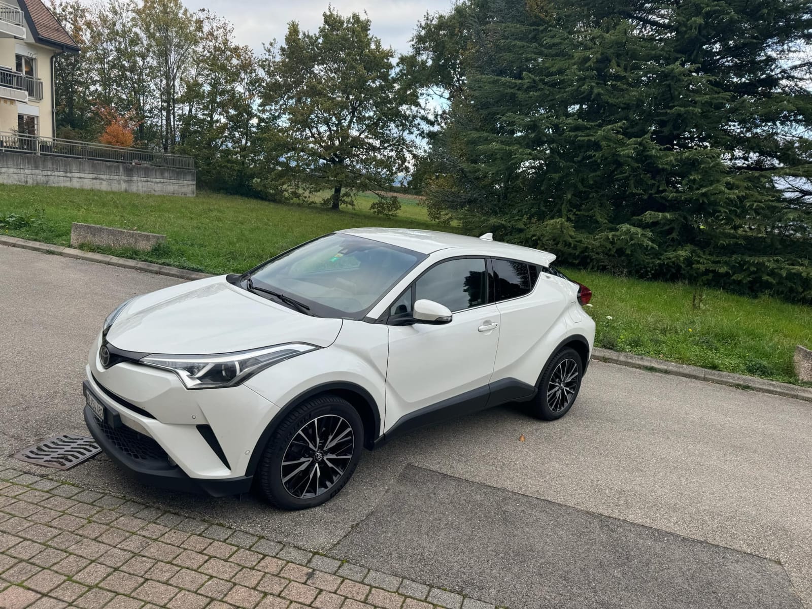 TOYOTA 1.2 T Premium 4x4-image-0