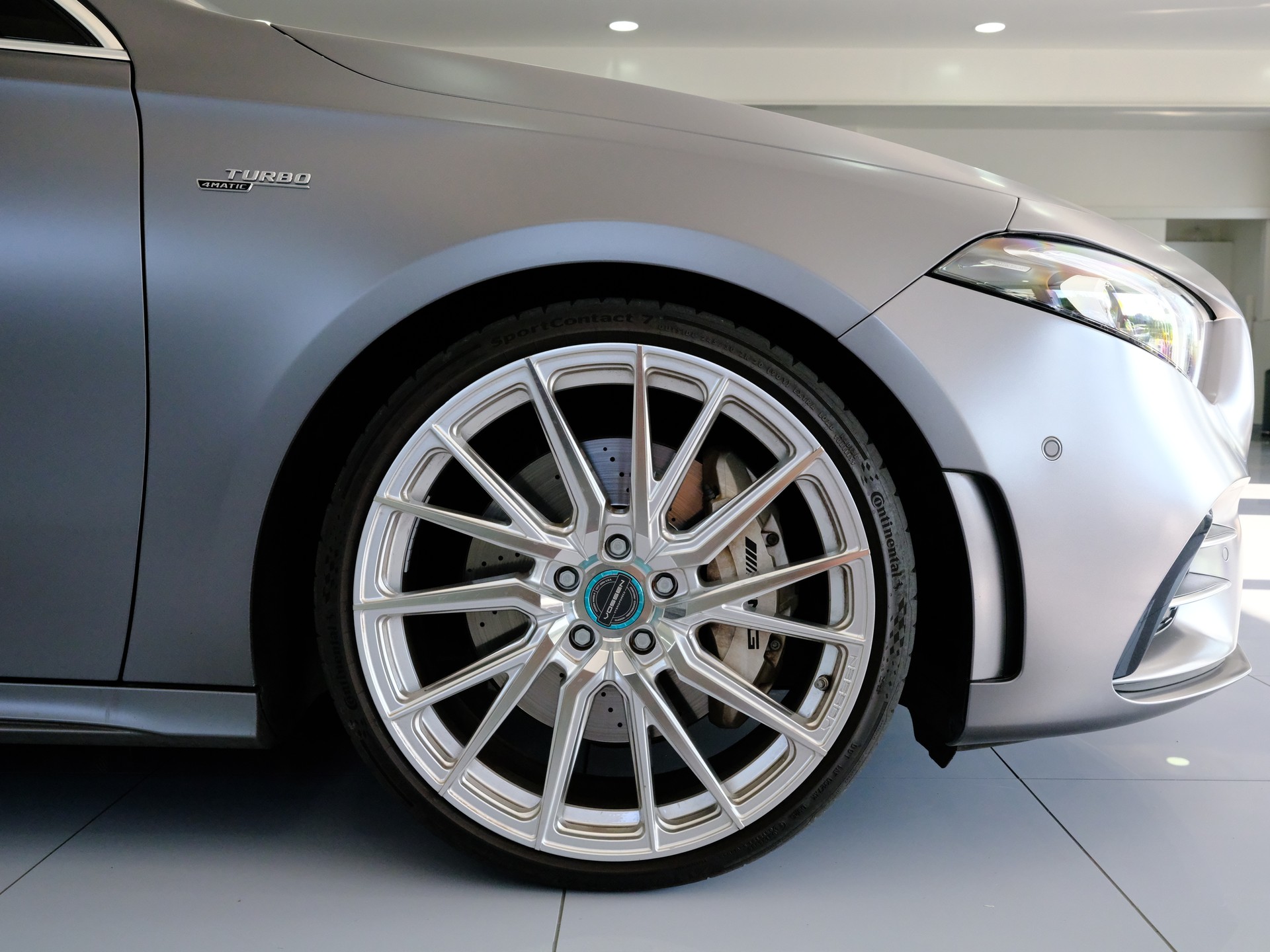 MERCEDES-BENZ A 35 AMG 4Matic Speedshift-image-16
