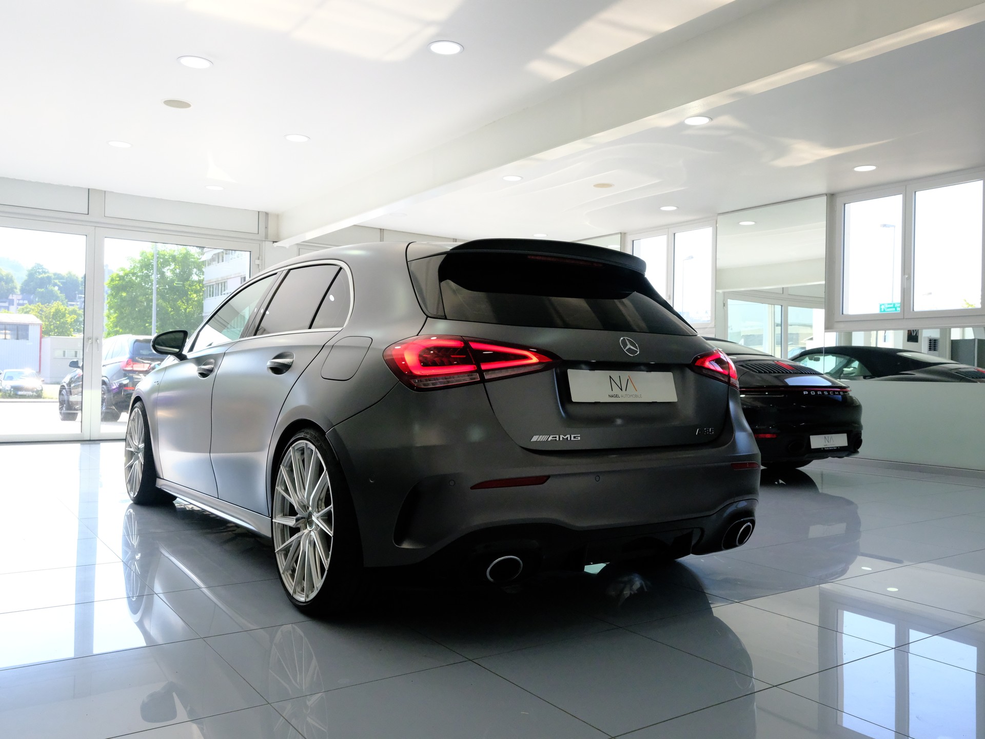 MERCEDES-BENZ A 35 AMG 4Matic Speedshift-image-4