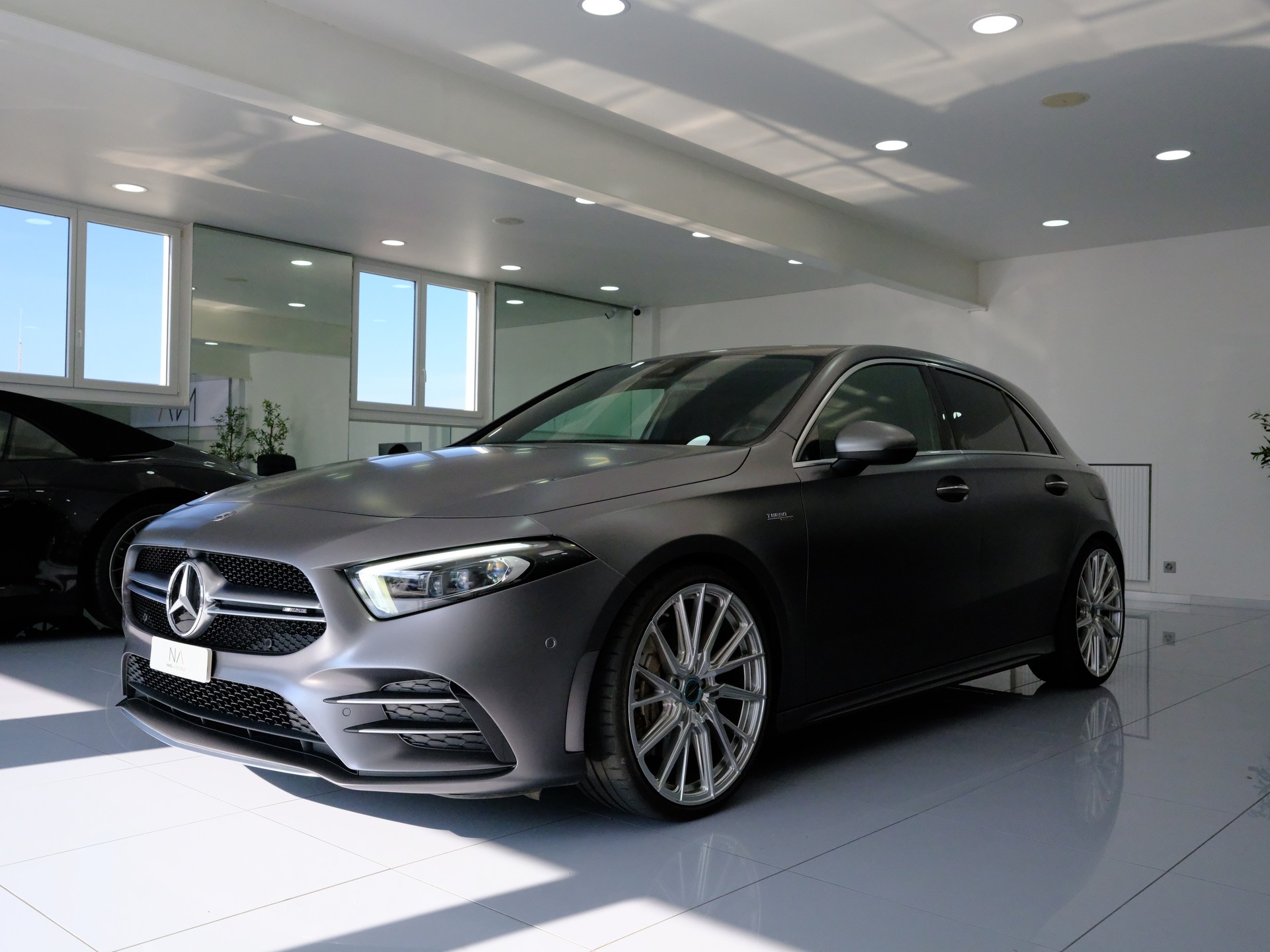 MERCEDES-BENZ A 35 AMG 4Matic Speedshift-image-3