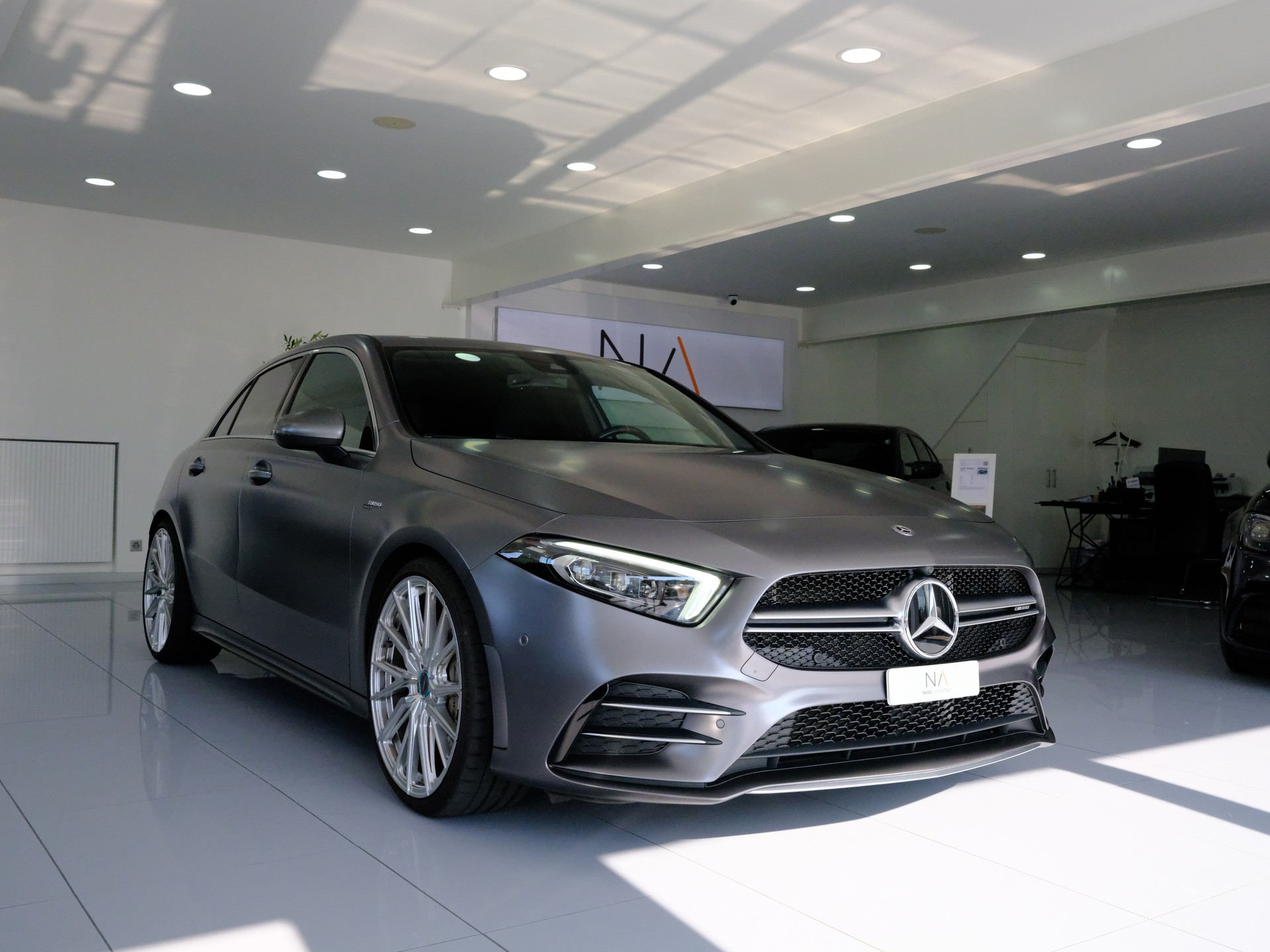 MERCEDES-BENZ A 35 AMG 4Matic Speedshift-image-1