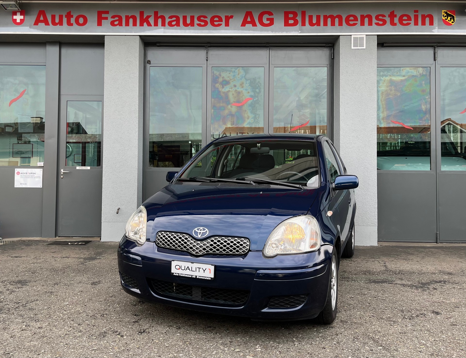 TOYOTA Yaris 1.3 Linea Sol-image-1