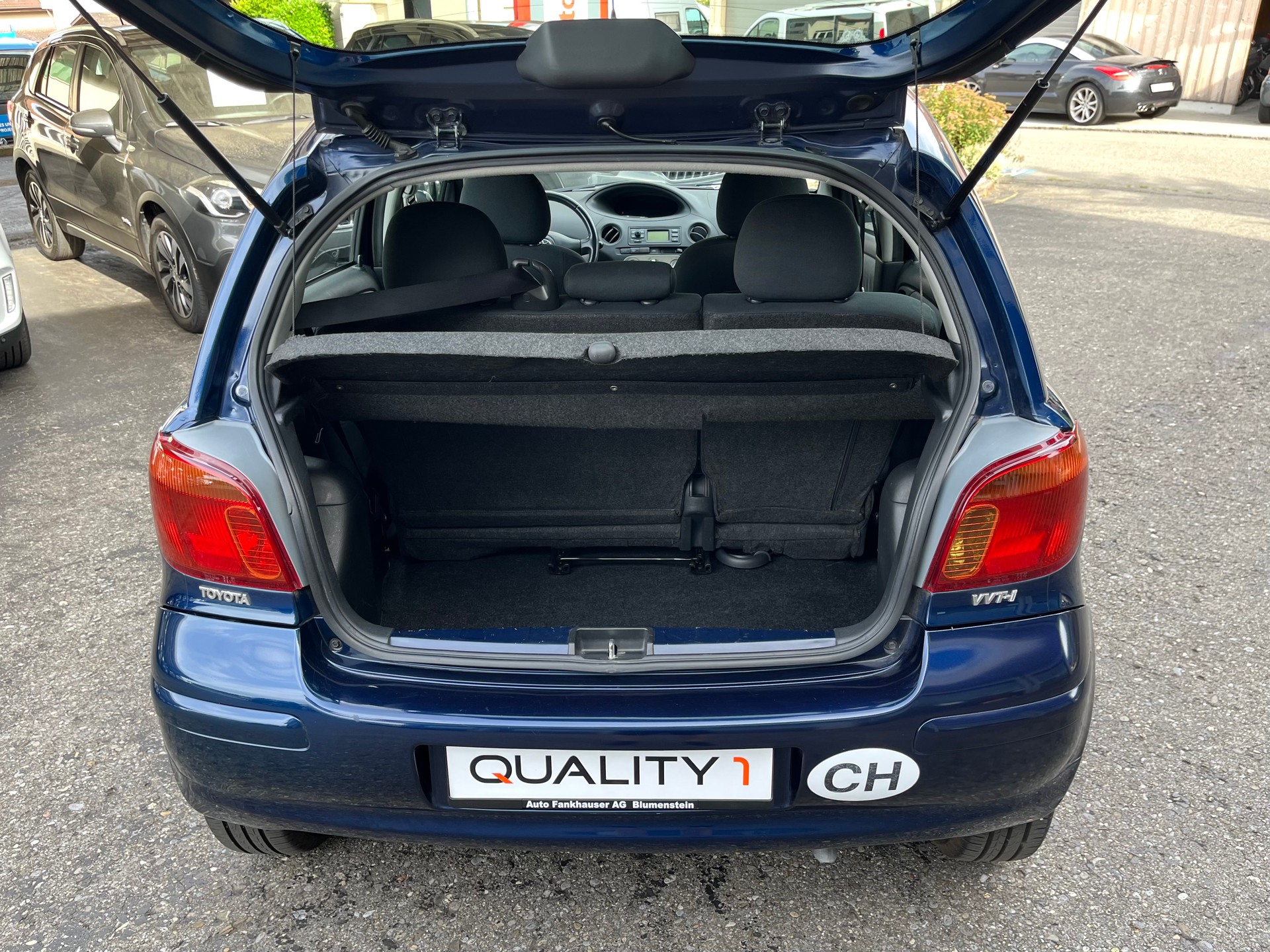 TOYOTA Yaris 1.3 Linea Sol-image-6