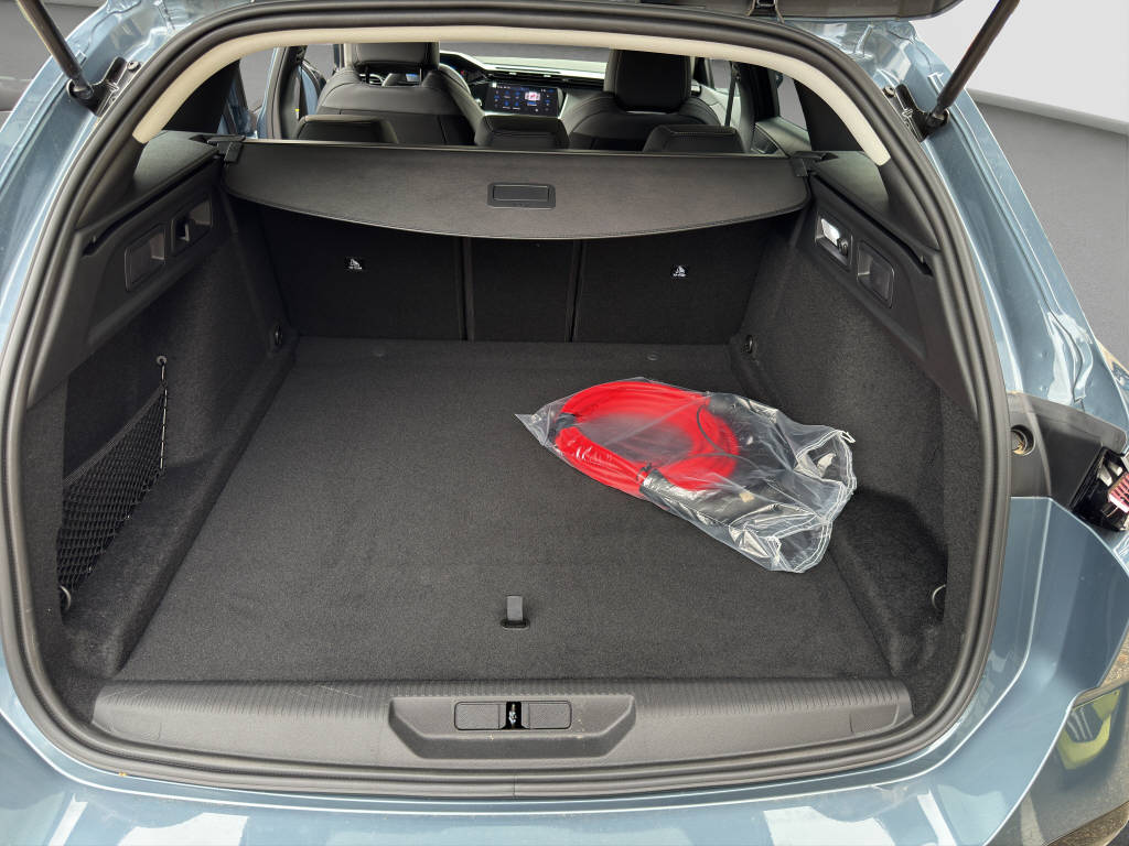 PEUGEOT 308 SW e-Allure-image-12