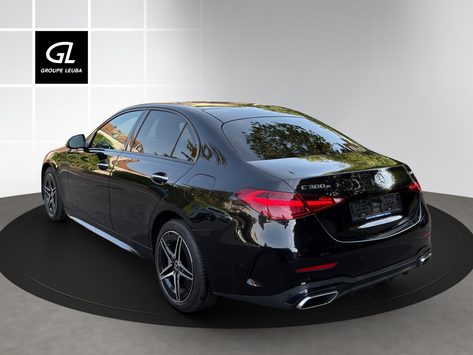 MERCEDES-BENZ C 300e 4 Matic-image-1