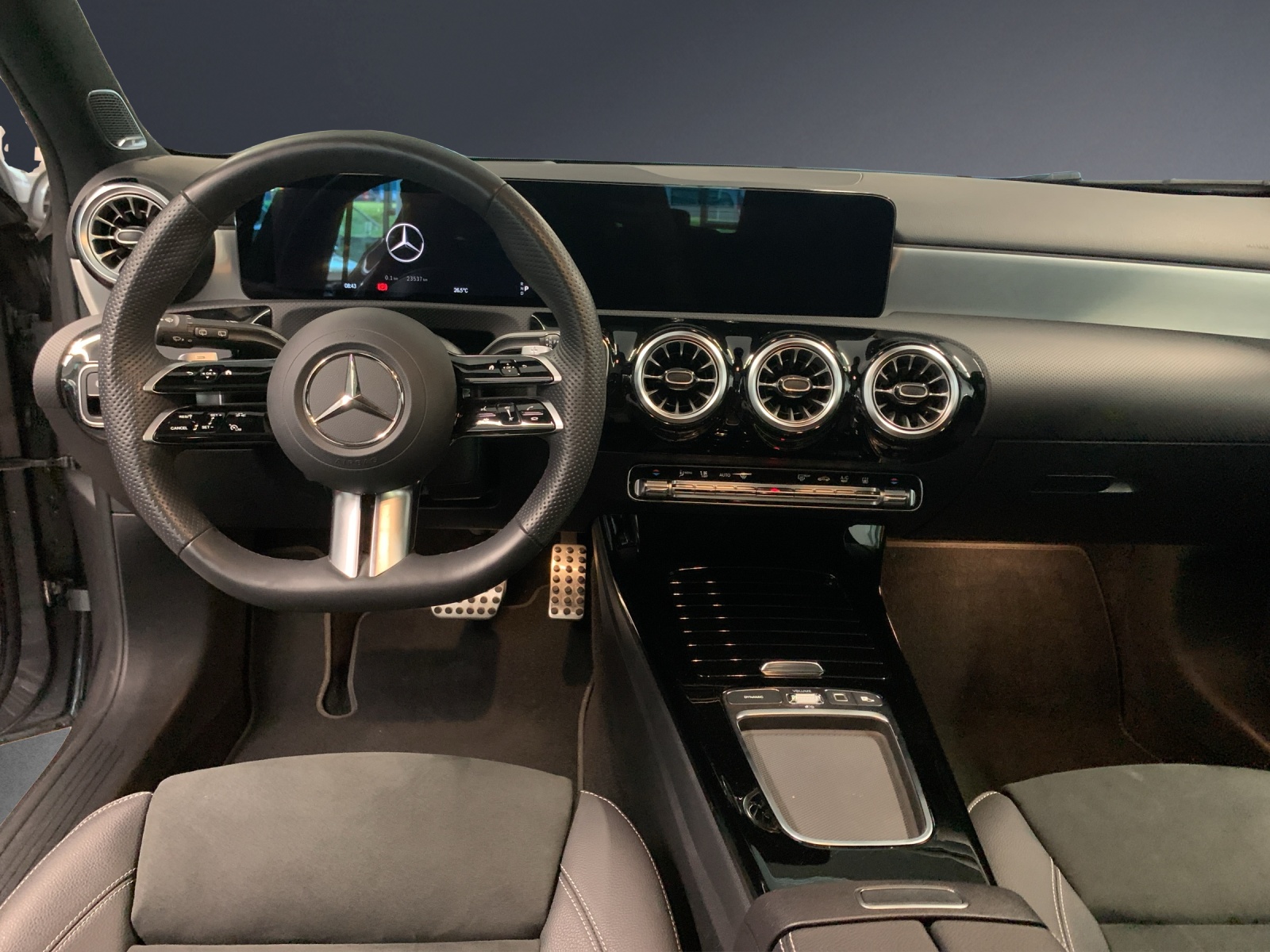 MERCEDES-BENZ A 250 e EQ Star 8G-DCT-image-6