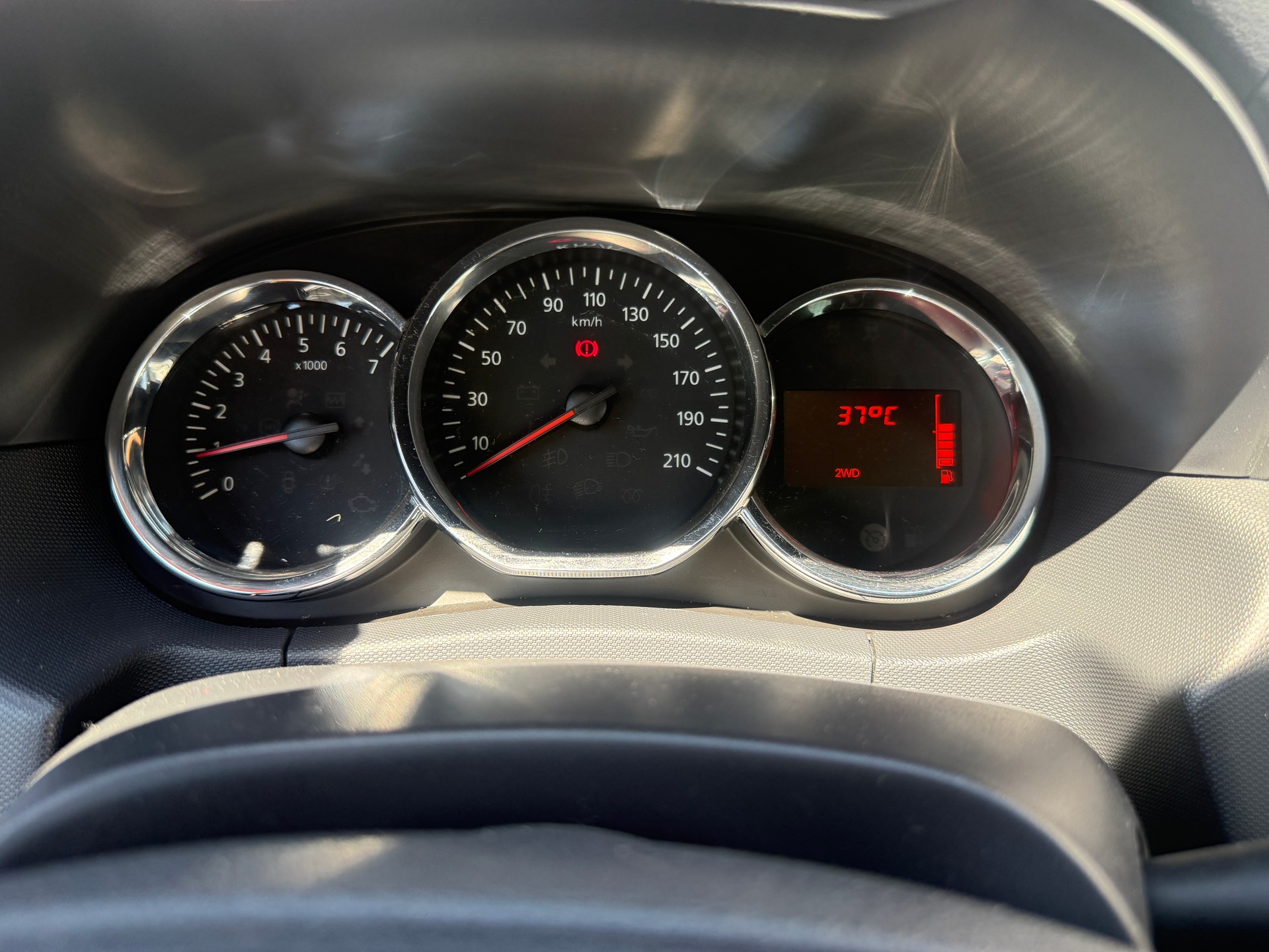 DACIA Duster 1.2 T Privilège 4x4 *ANHÄNGERKUPPLUNG*KLIMA*TEMPOMAT-image-17