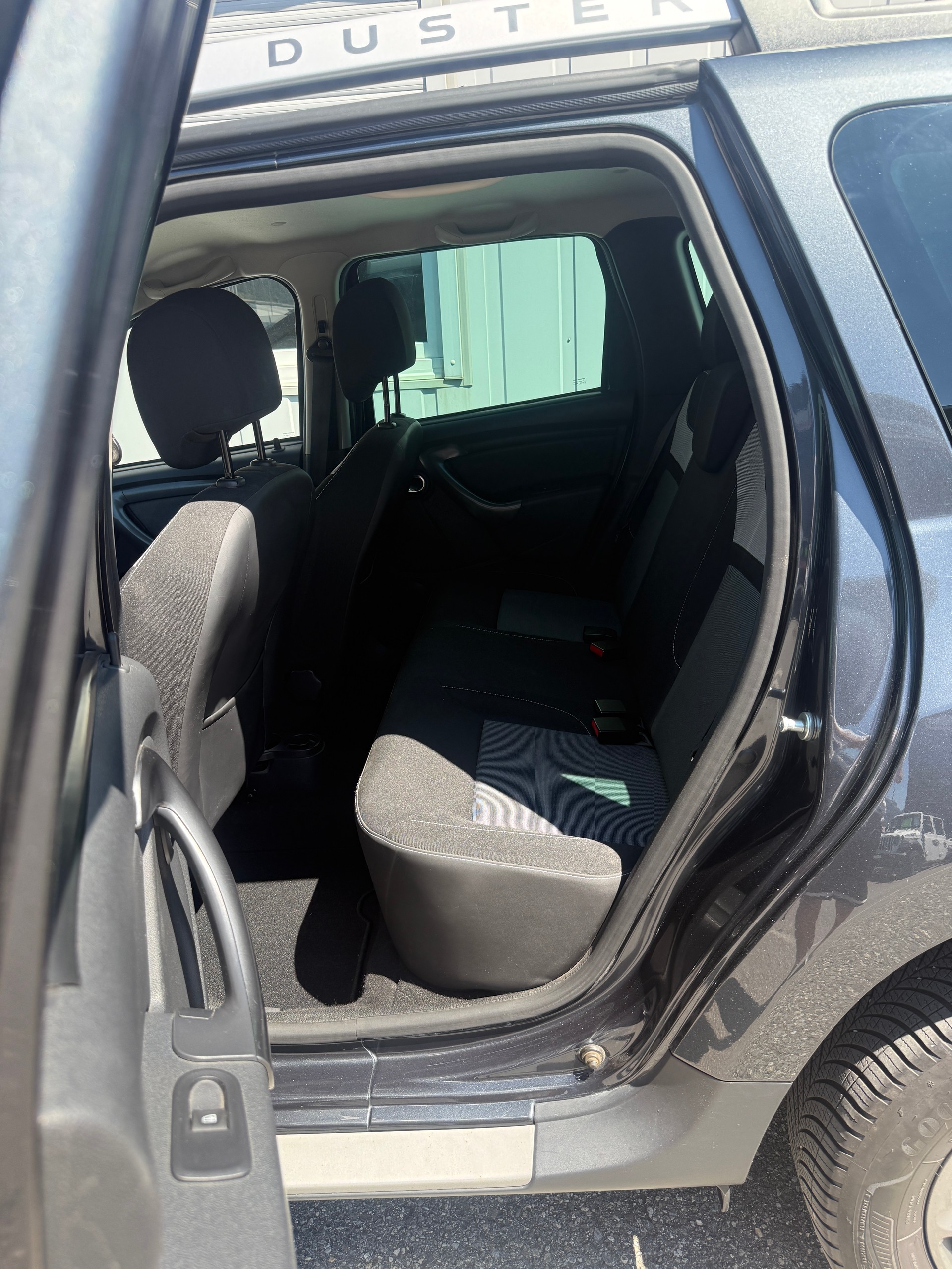 DACIA Duster 1.2 T Privilège 4x4 *ANHÄNGERKUPPLUNG*KLIMA*TEMPOMAT-image-12