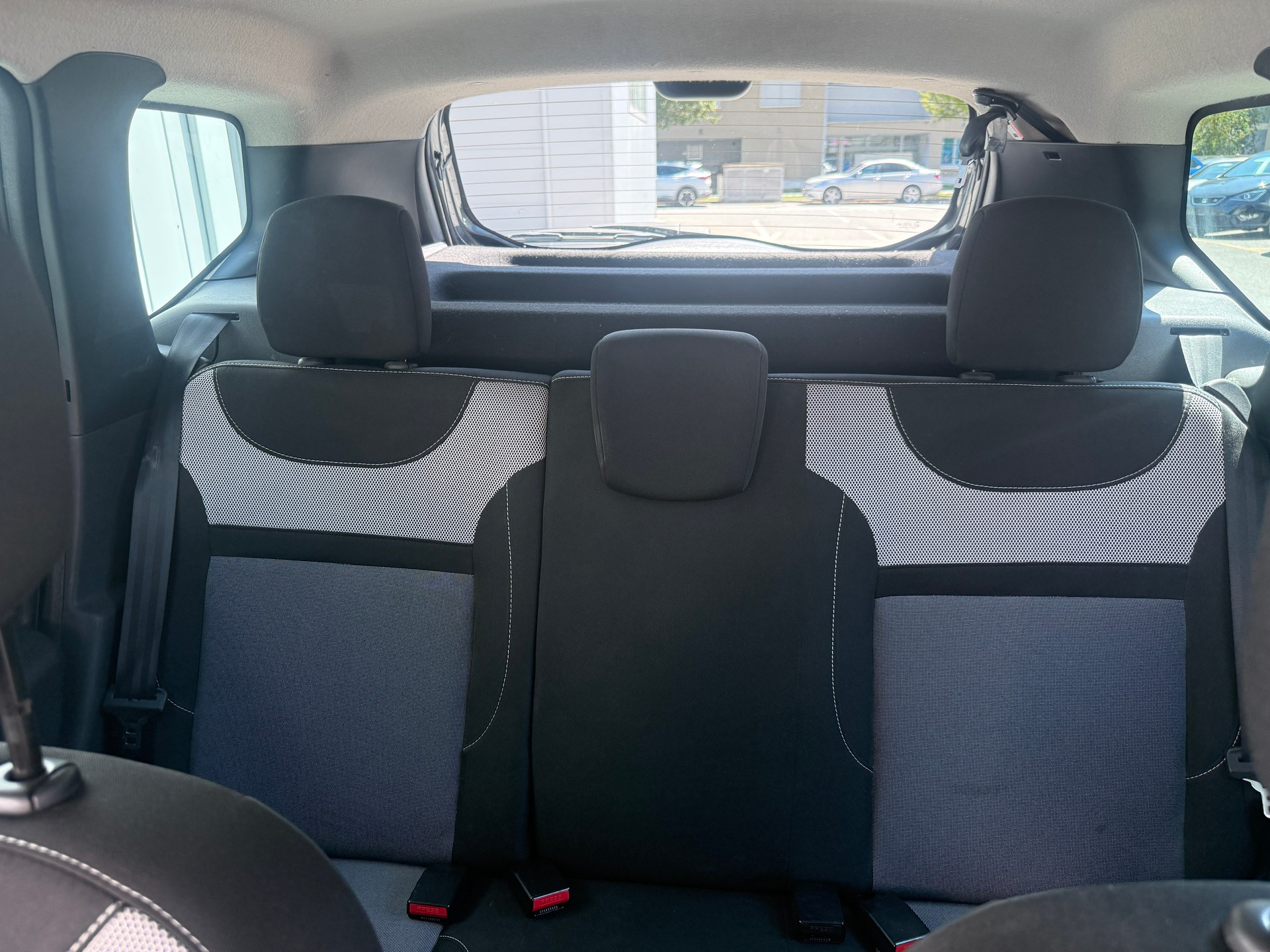 DACIA Duster 1.2 T Privilège 4x4 *ANHÄNGERKUPPLUNG*KLIMA*TEMPOMAT-image-19