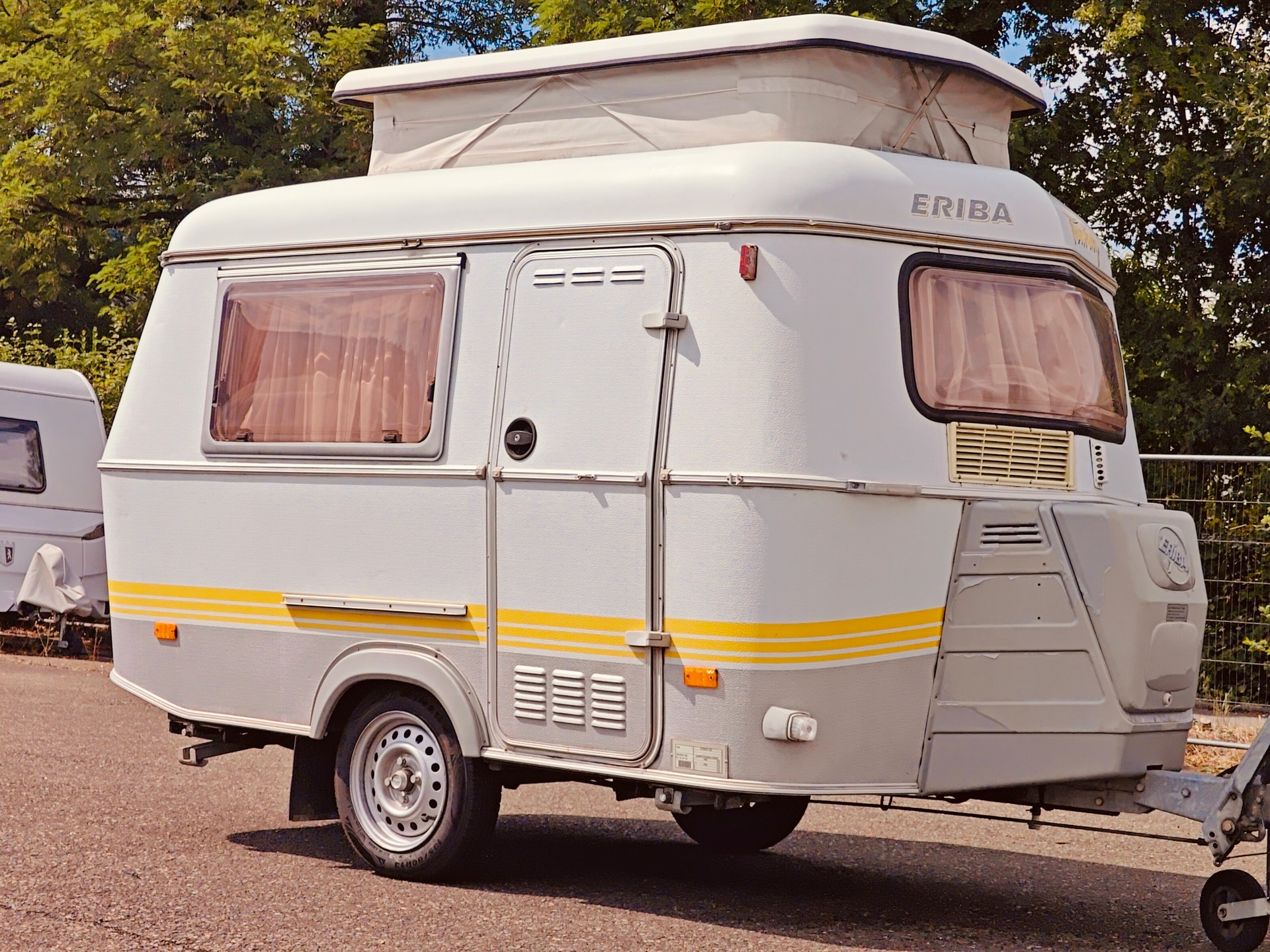 HYMER Eriba Puck 120 -- Top Zustand & Vorzelt-image-4