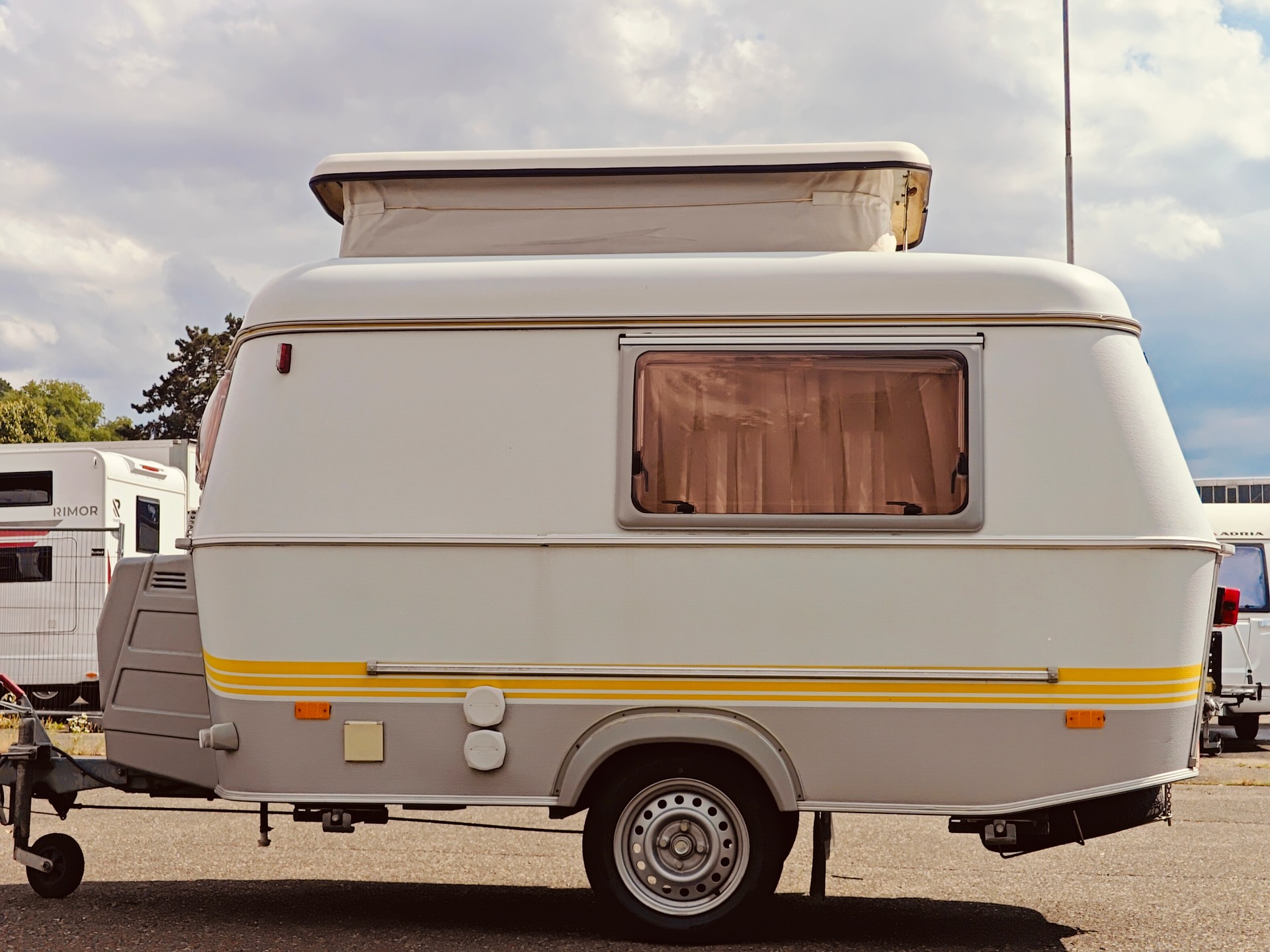 HYMER Eriba Puck 120 -- Top Zustand & Vorzelt-image-8