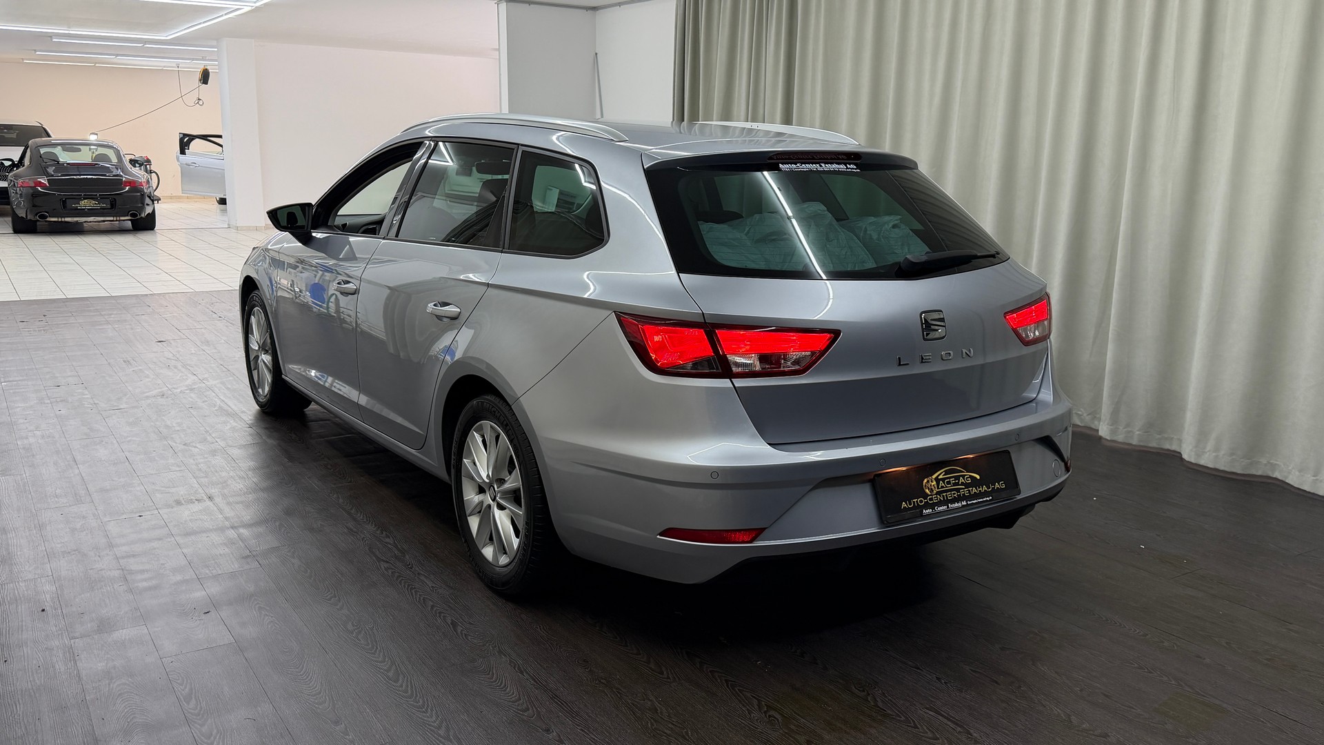 SEAT Leon ST 1.6 TDI CR Style DSG-image-5