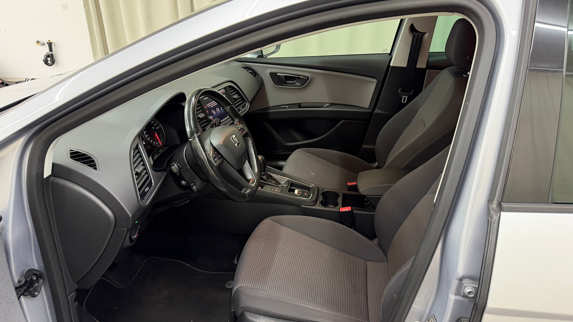 SEAT Leon ST 1.6 TDI CR Style DSG-image-6