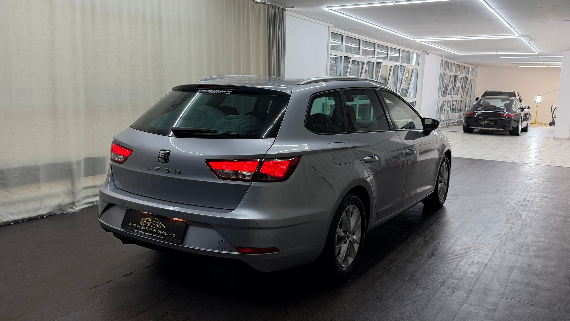 SEAT Leon ST 1.6 TDI CR Style DSG-image-3