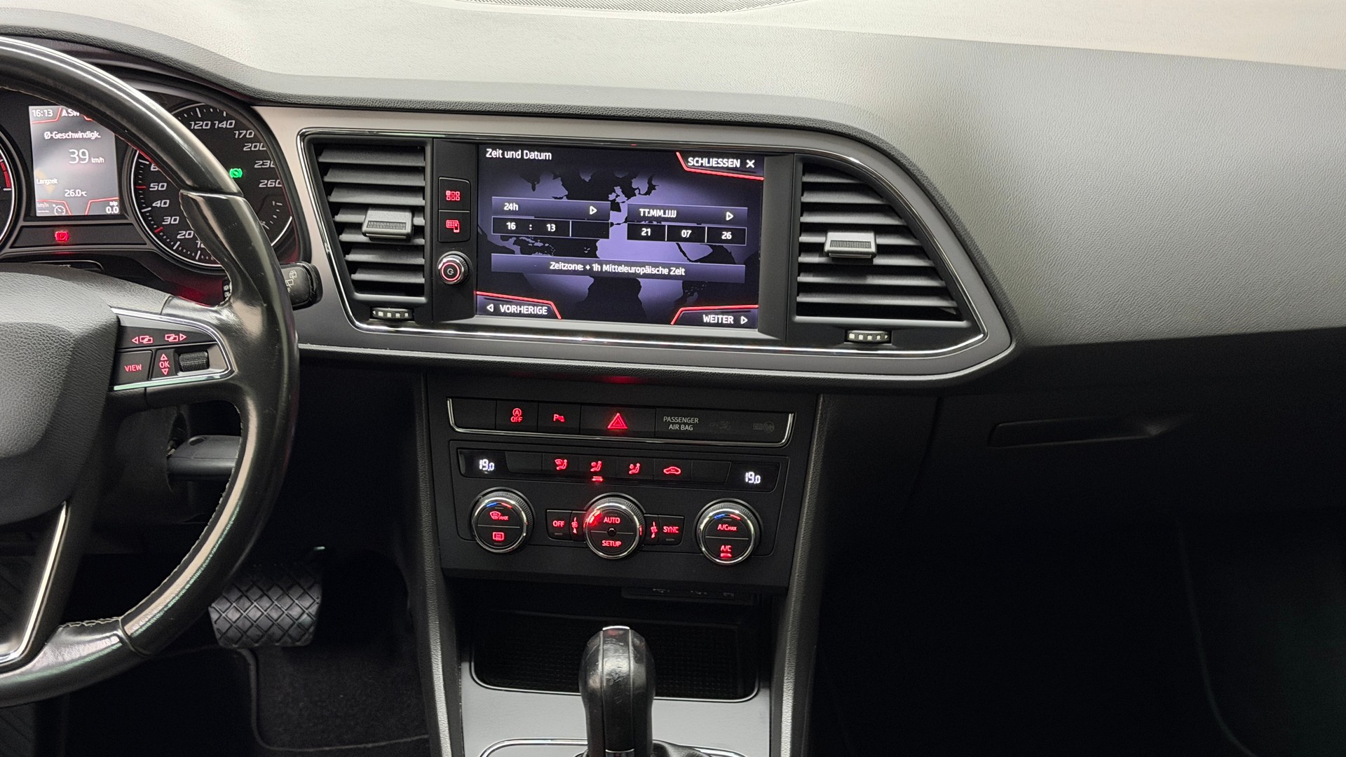 SEAT Leon ST 1.6 TDI CR Style DSG-image-9