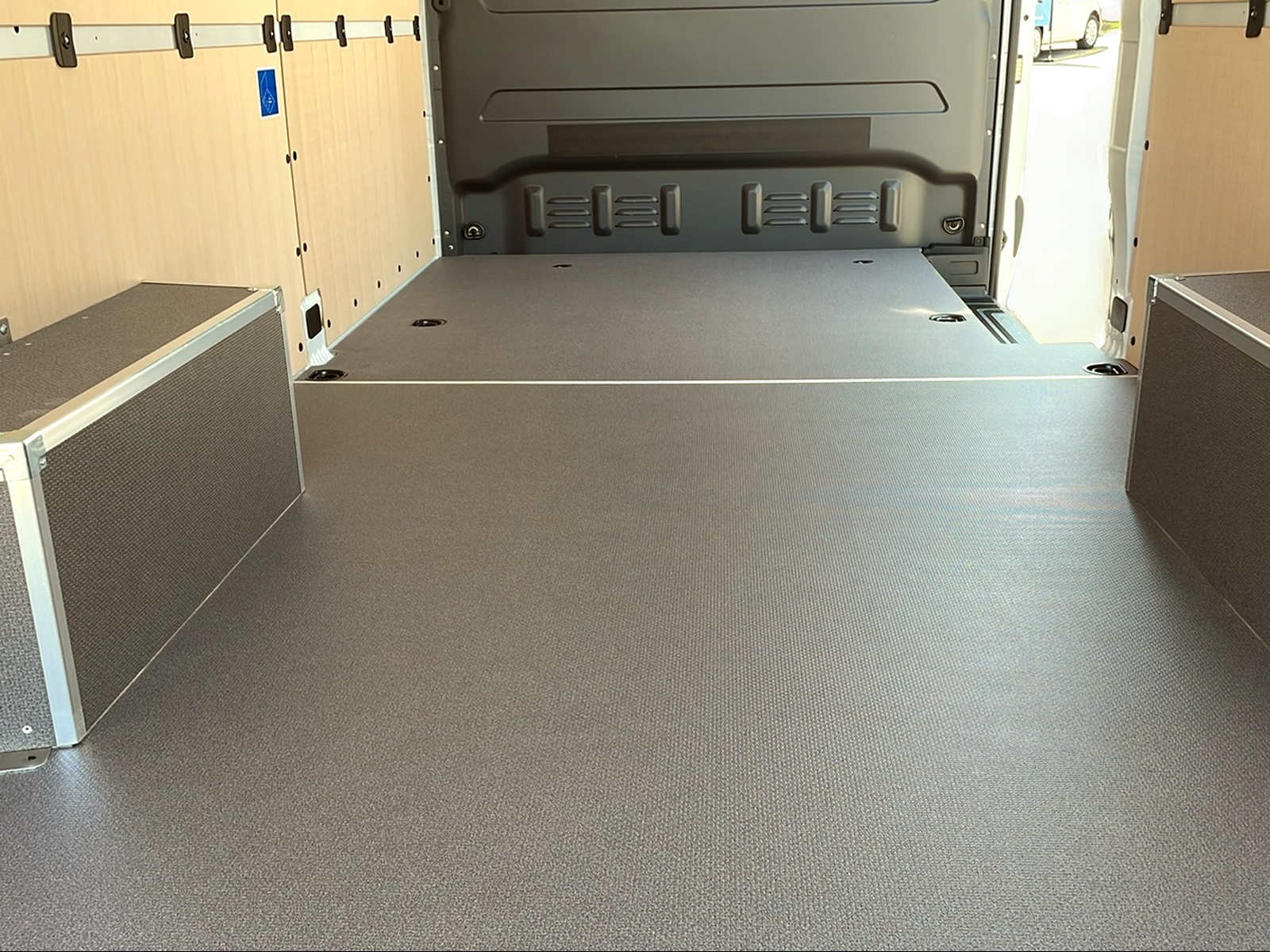 MERCEDES-BENZ Sprinter 317 CDI Lang 9G-TRONIC-image-9