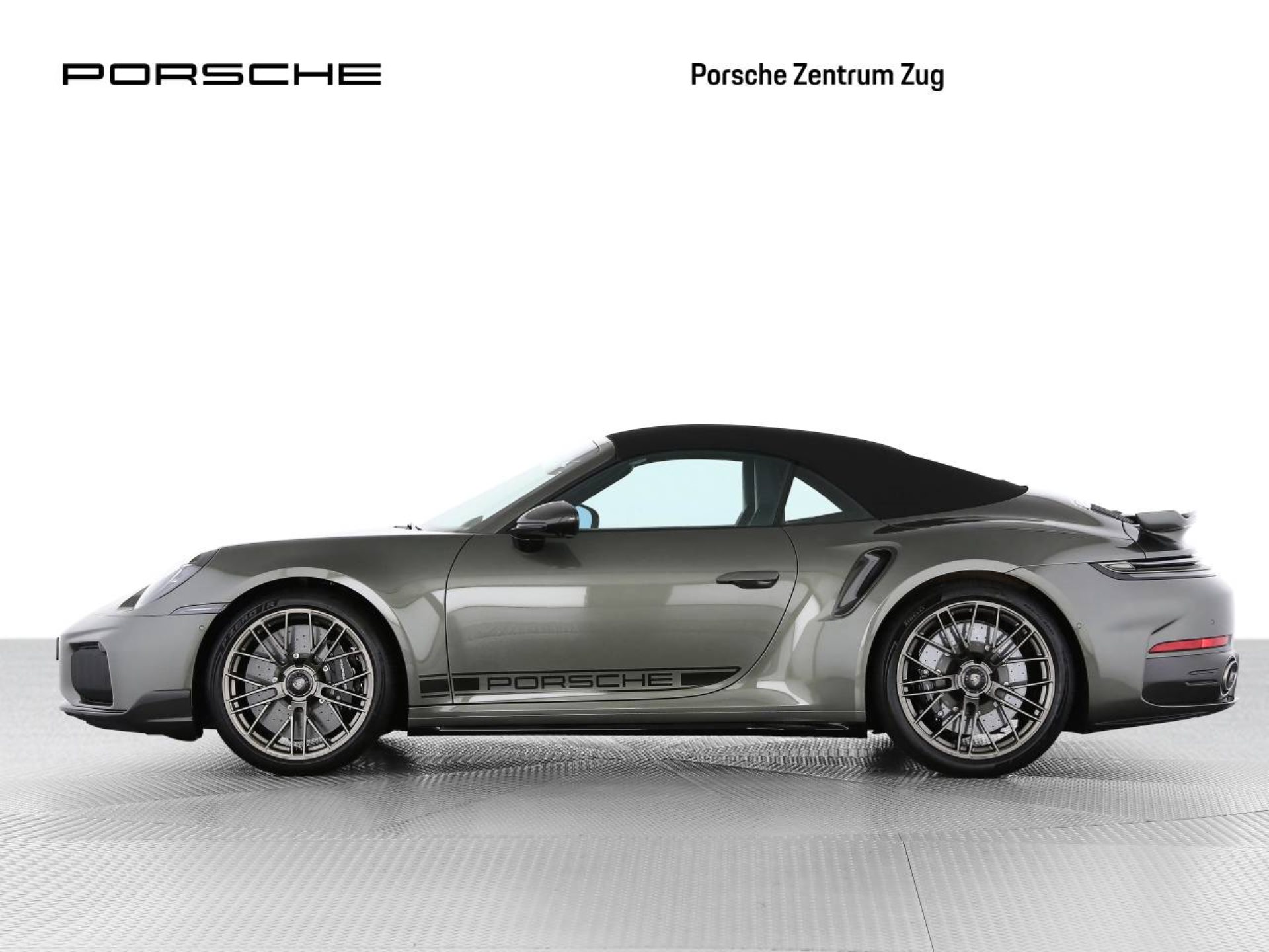 PORSCHE 911 Turbo S Cabriolet-image-5