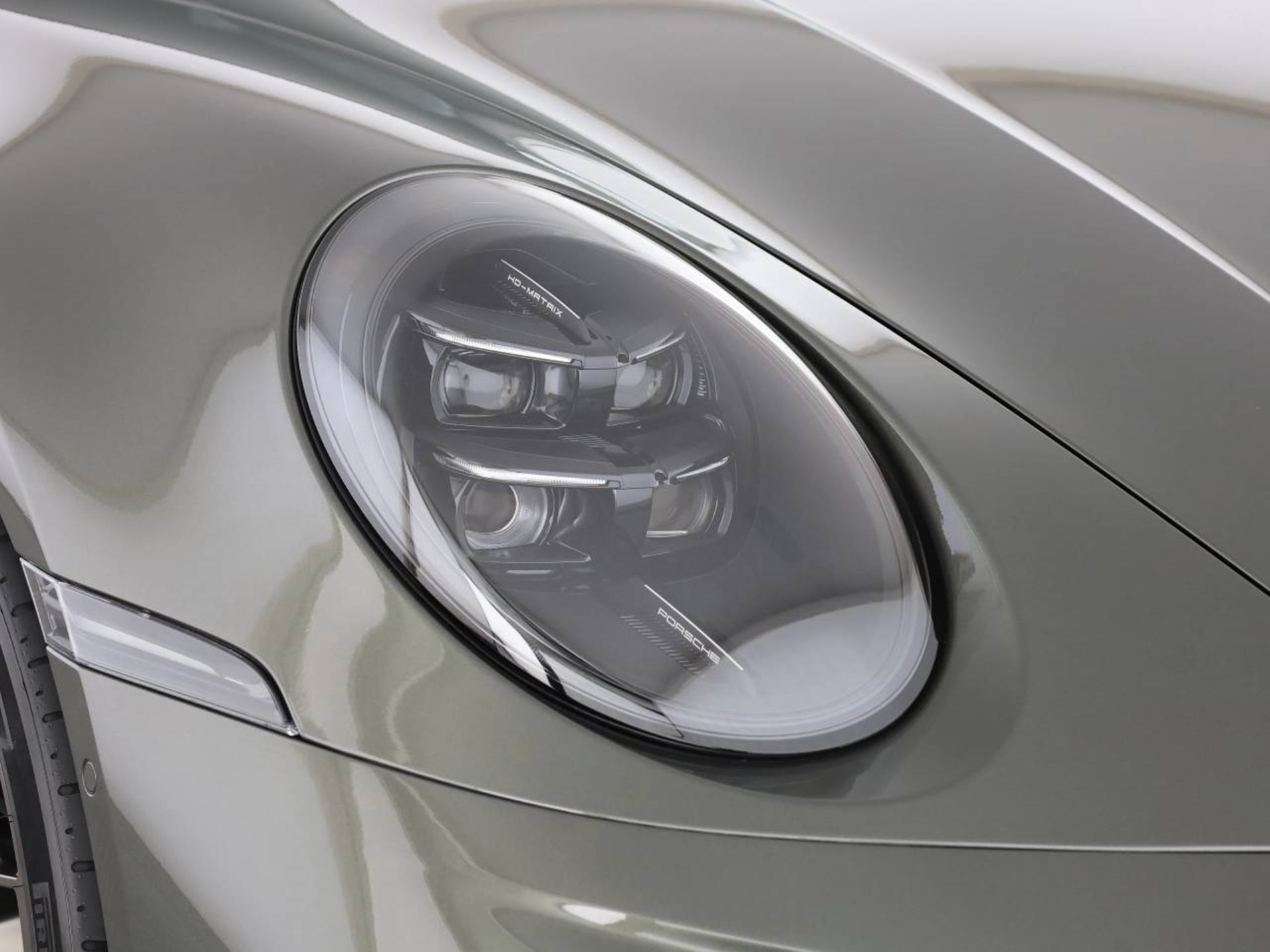 PORSCHE 911 Turbo S Cabriolet-image-20