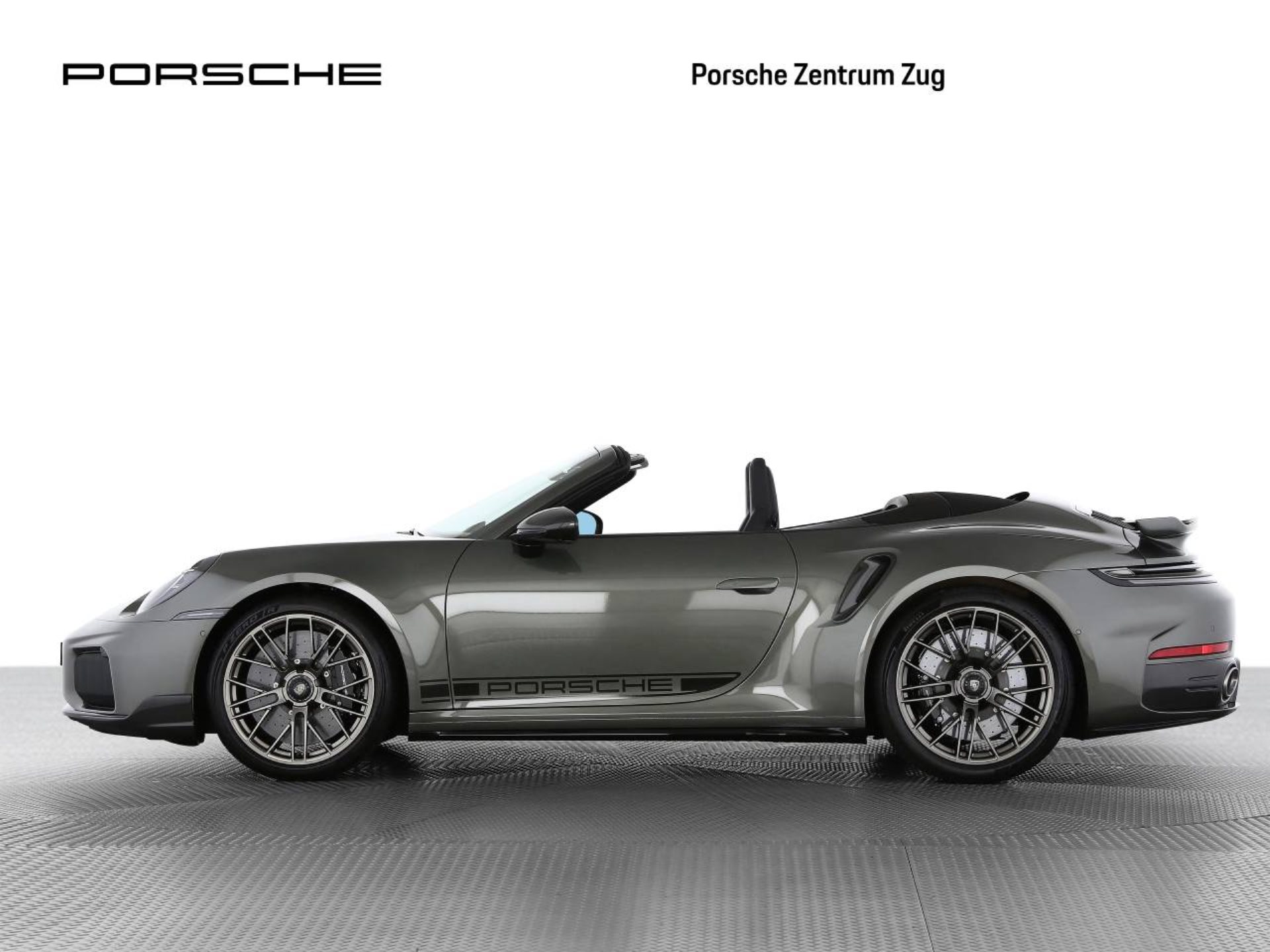 PORSCHE 911 Turbo S Cabriolet-image-2
