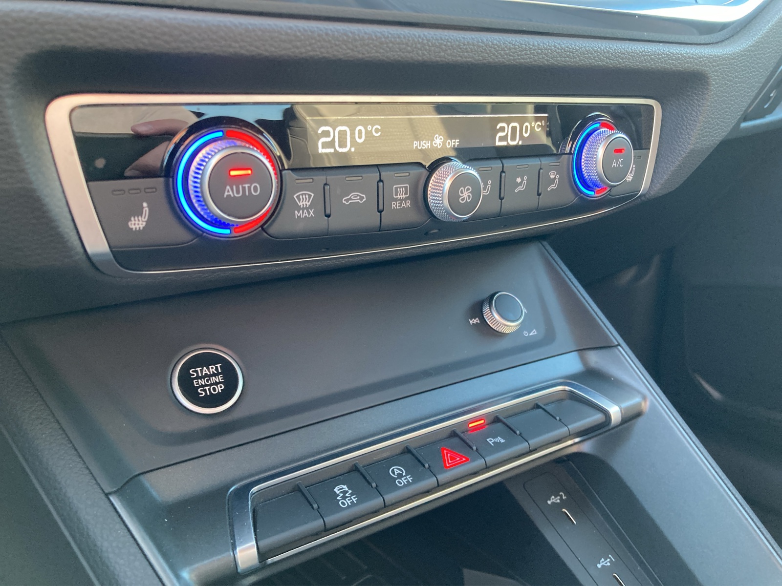 AUDI Q3 35 TFSI S line Attraction S-tronic-image-14