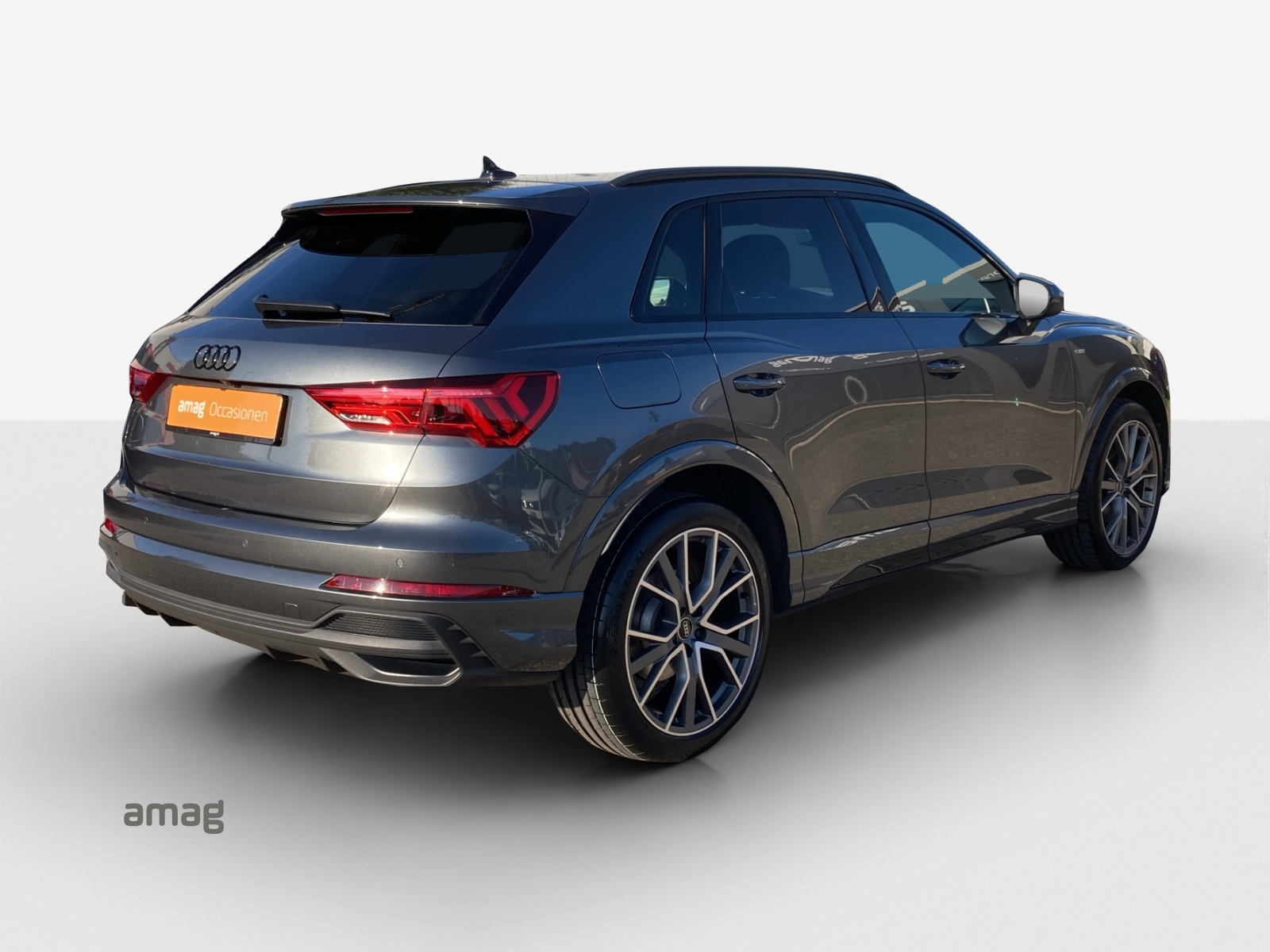 AUDI Q3 35 TFSI S line Attraction S-tronic-image-4