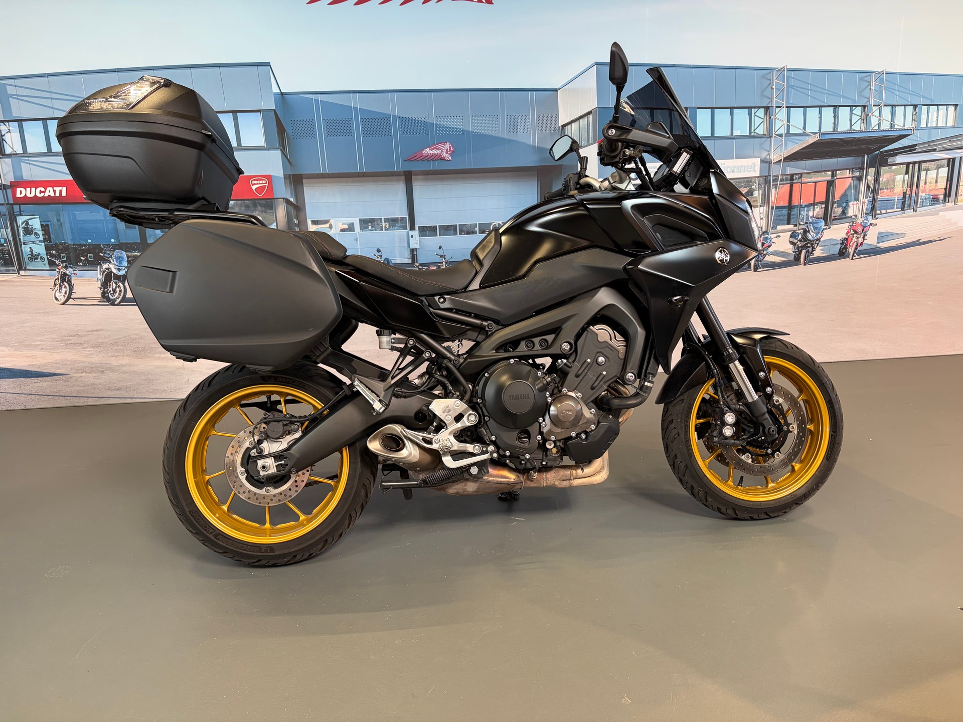 YAMAHA Tracer 900 ABS-showroom-element-1