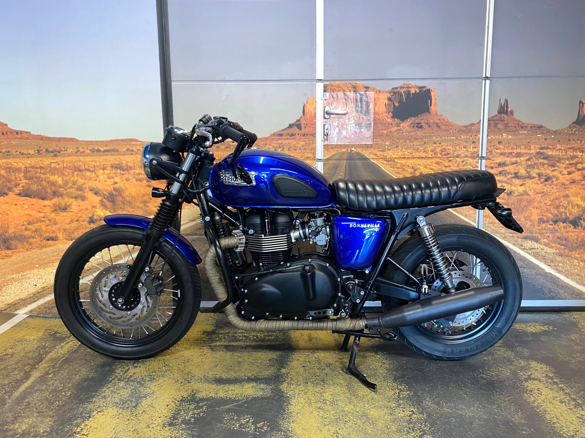 TRIUMPH Bonneville 900 i T 100-image-1