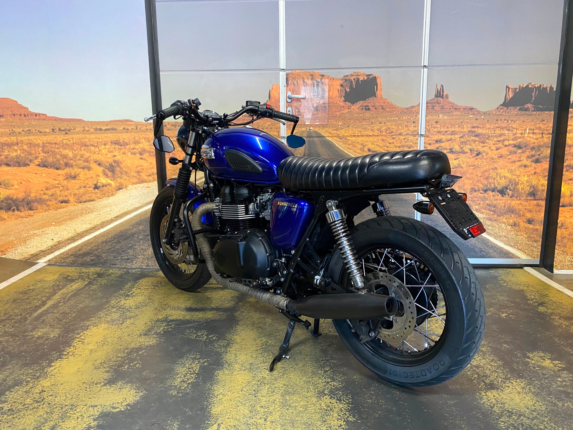 TRIUMPH Bonneville 900 i T 100-image-3