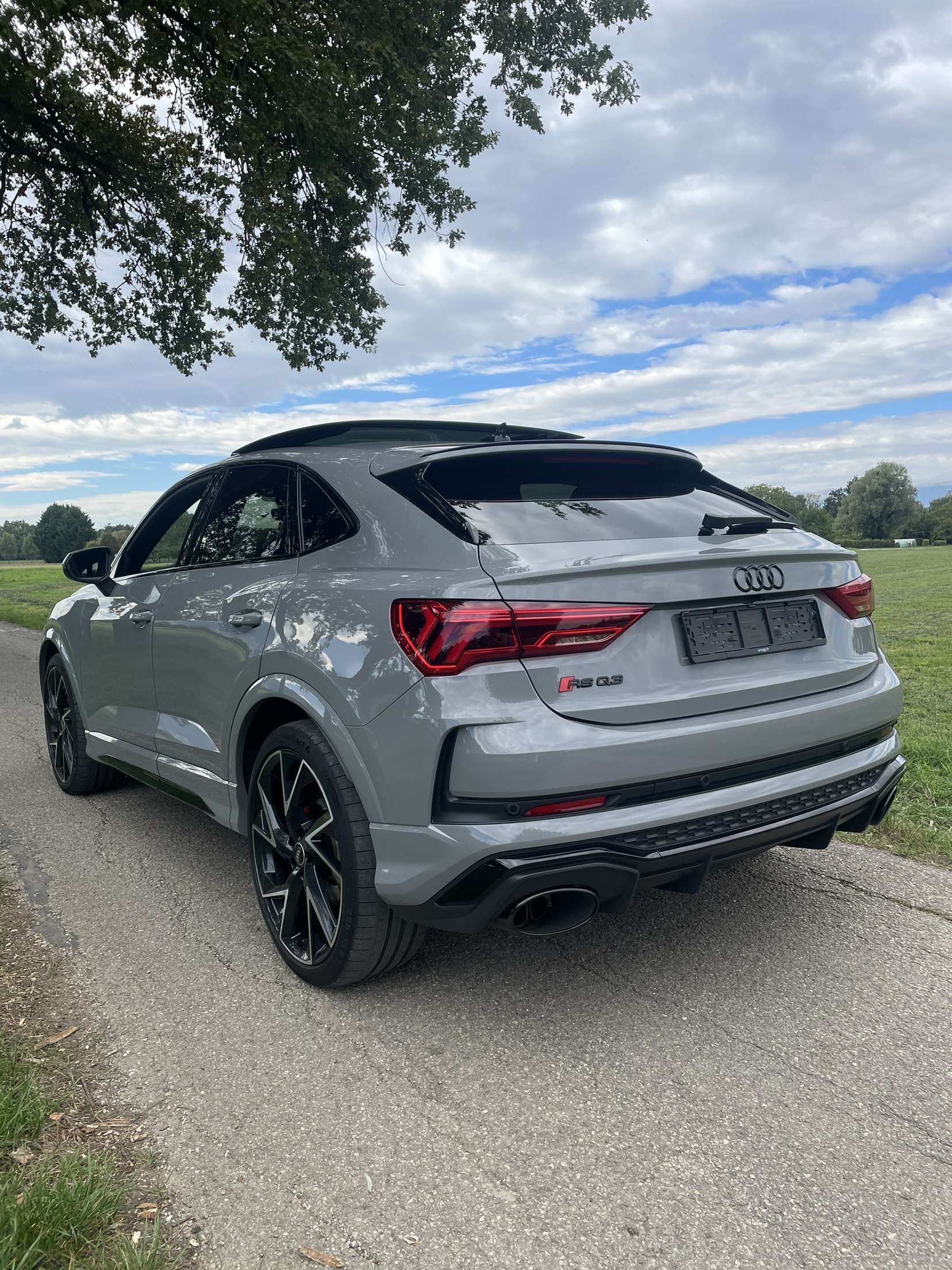 AUDI RS Q3 Sportback quattro S tronic-image-3