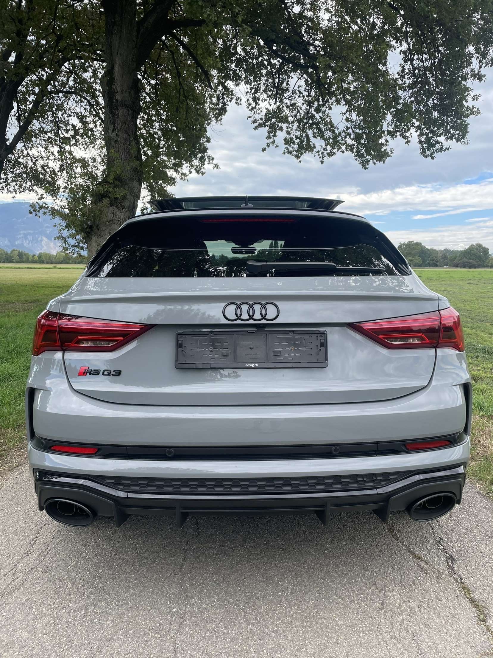 AUDI RS Q3 Sportback quattro S tronic-image-4