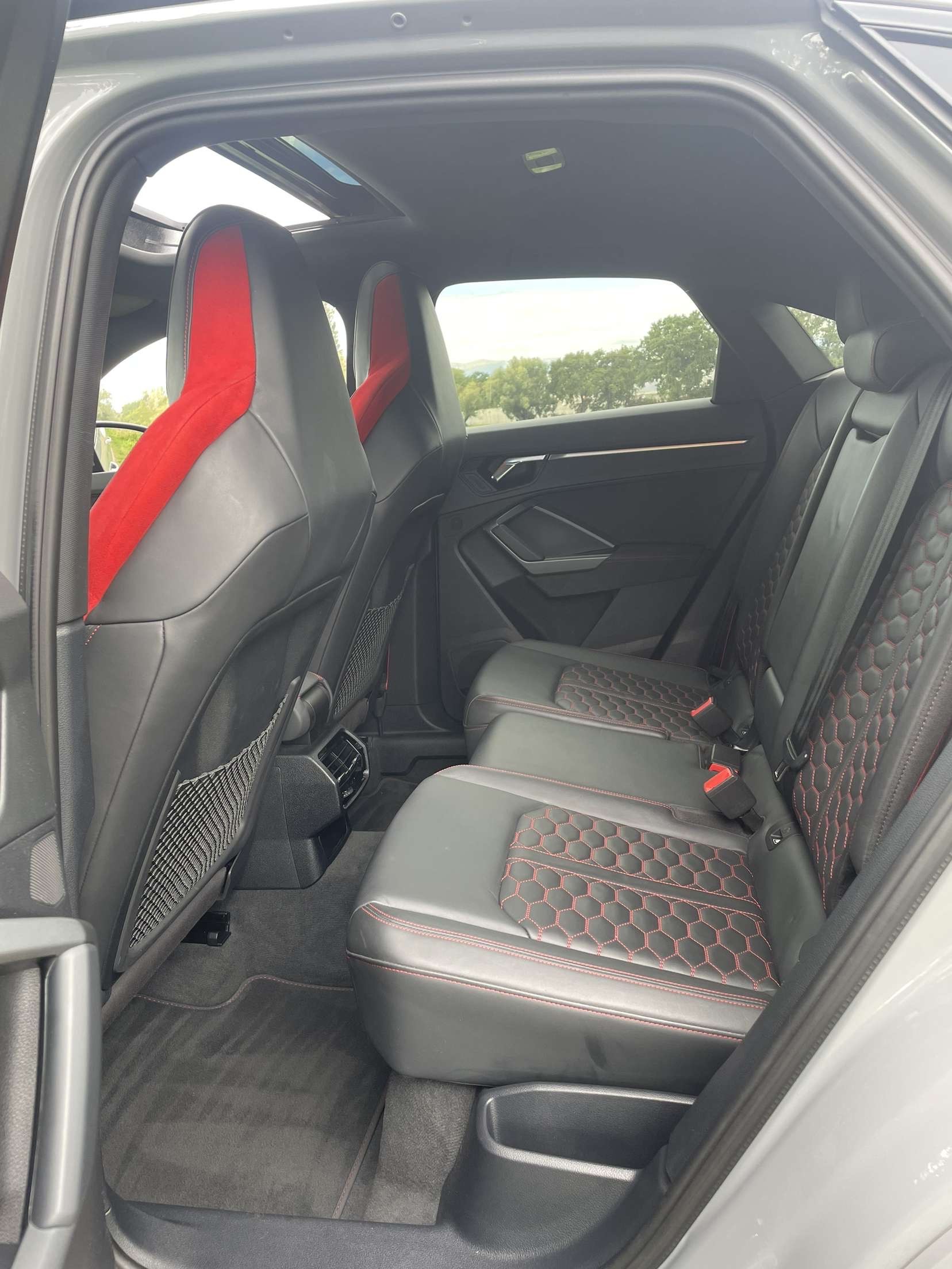 AUDI RS Q3 Sportback quattro S tronic-image-13