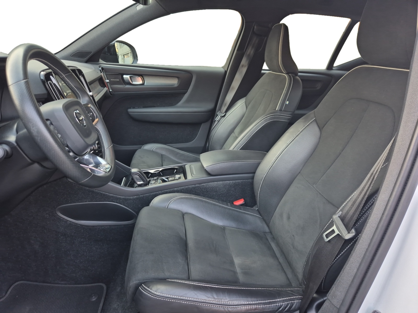 VOLVO XC40 T4 AWD R-Design Geartronic-image-5