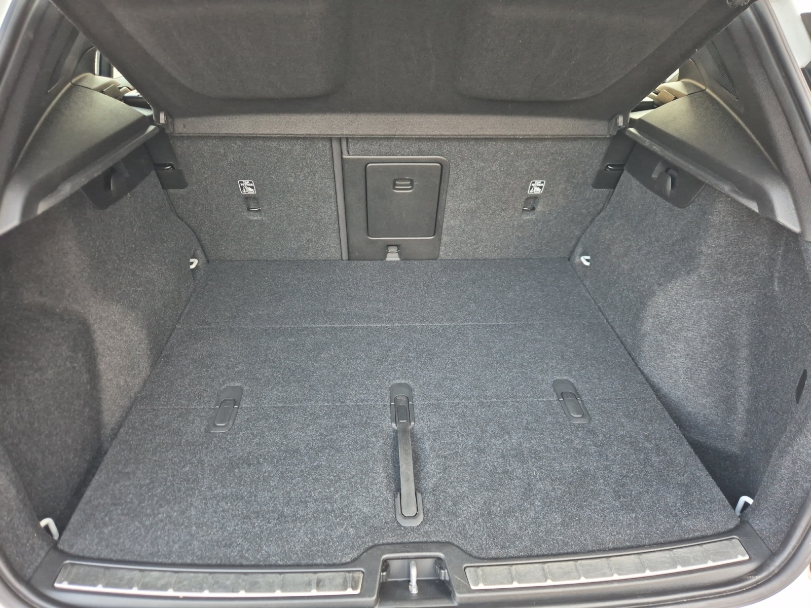 VOLVO XC40 T4 AWD R-Design Geartronic-image-7