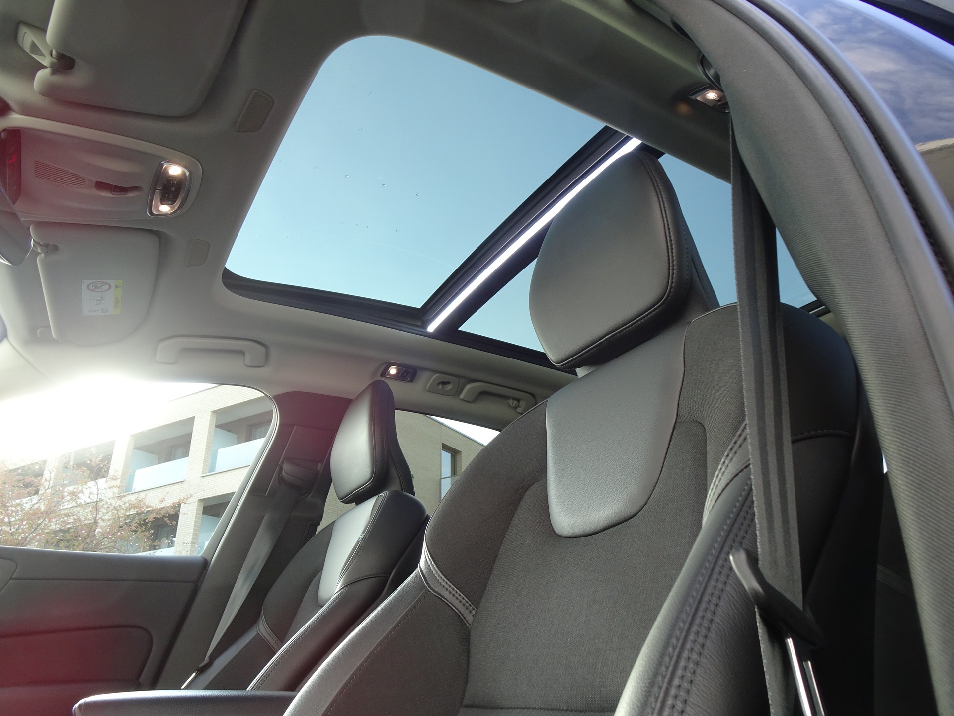 VOLVO XC60 2.0 T8 TE Momentum eAWD-image-11