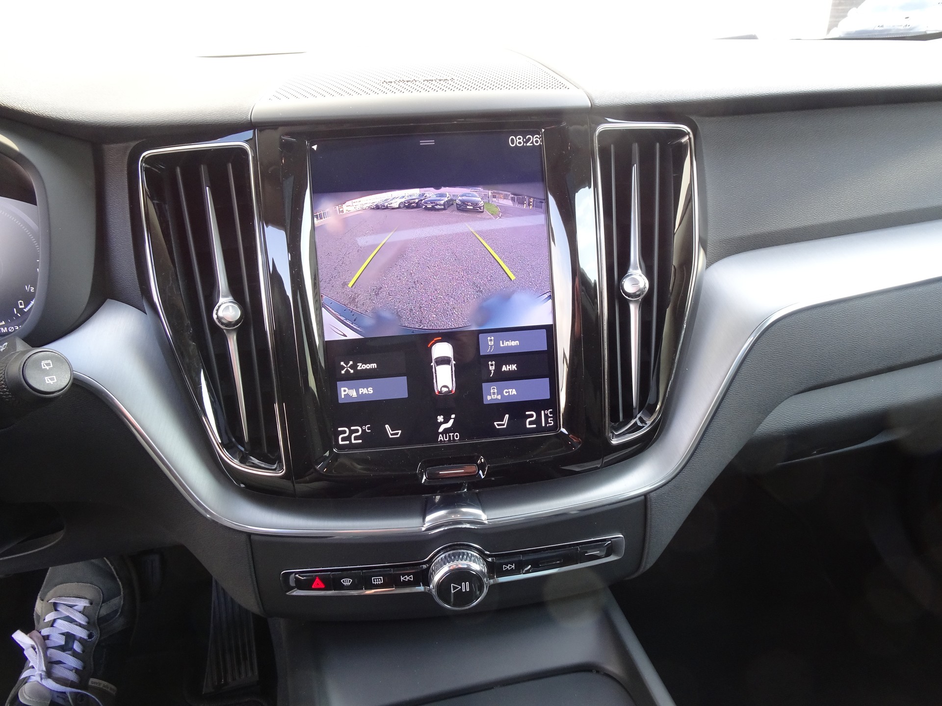 VOLVO XC60 2.0 T8 TE Momentum eAWD-image-10