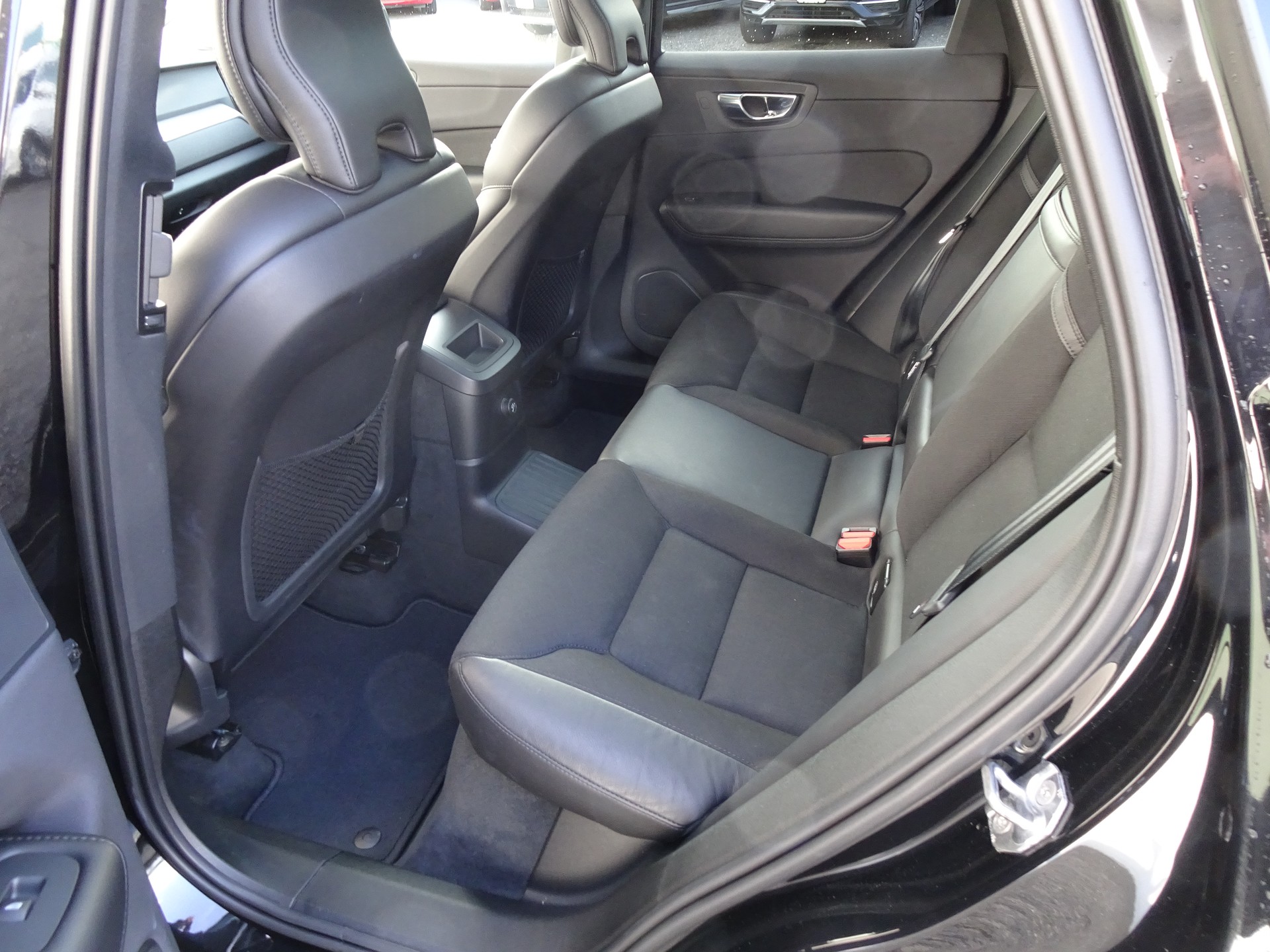 VOLVO XC60 2.0 T8 TE Momentum eAWD-image-9