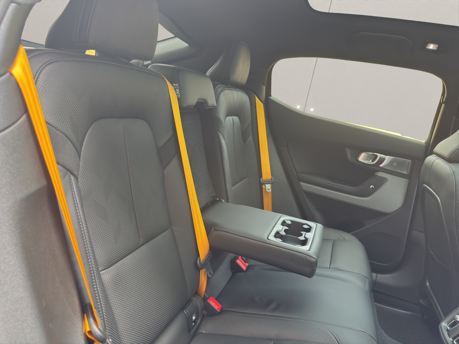 POLESTAR 2 Long Range Dual Motor Performance Prime-image-12