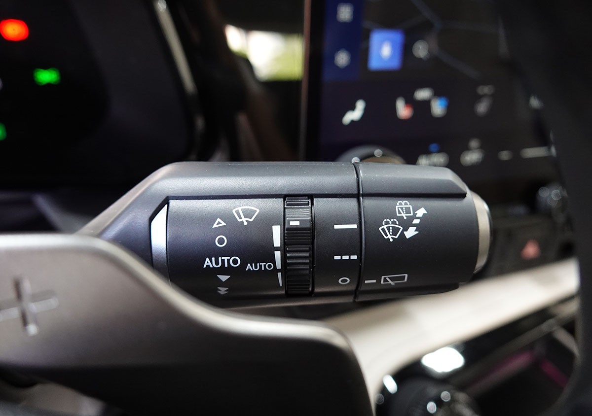 LEXUS NX 450h+ E-FOUR Comfort-image-14