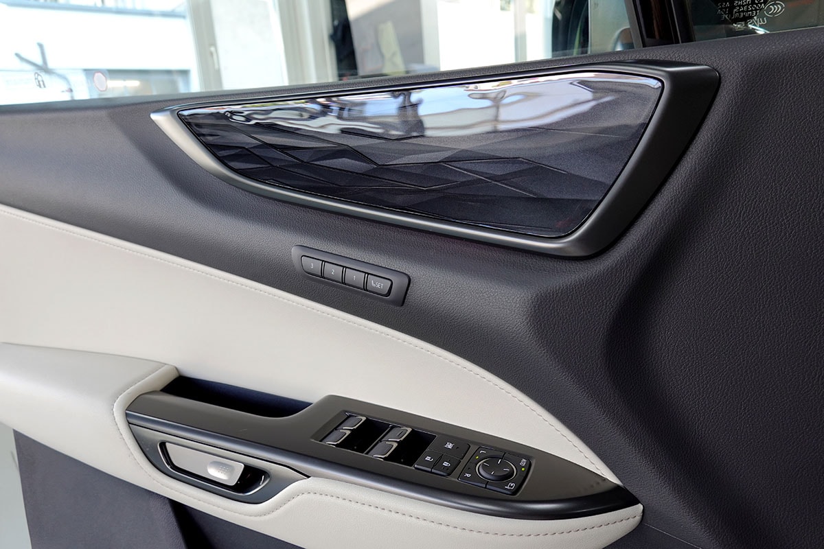 LEXUS NX 450h+ E-FOUR Comfort-image-11