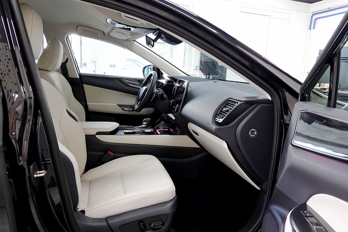 LEXUS NX 450h+ E-FOUR Comfort-image-4