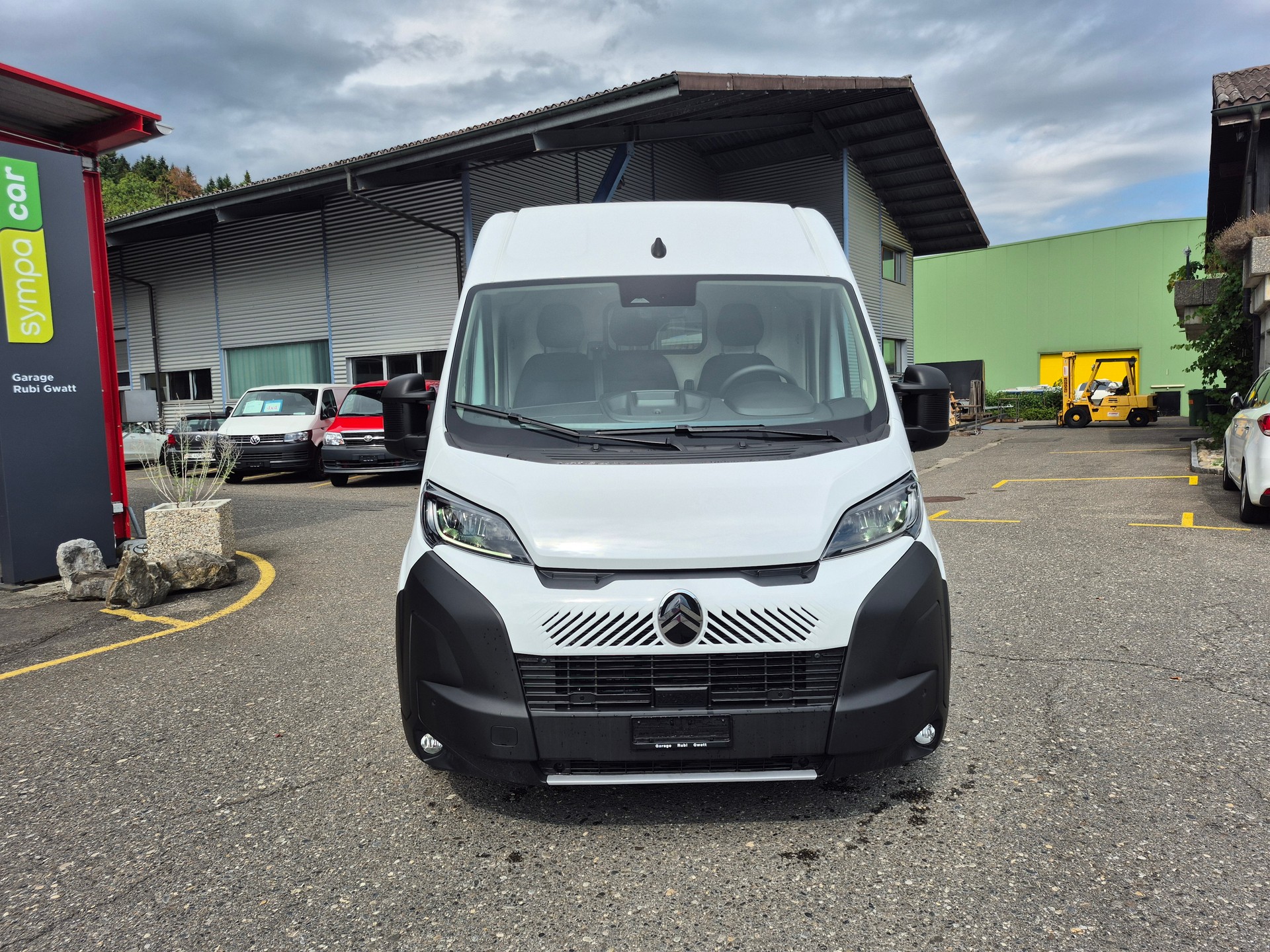 CITROEN Jumper 35 2.2 BlueHDi 140 L2H2-image-1