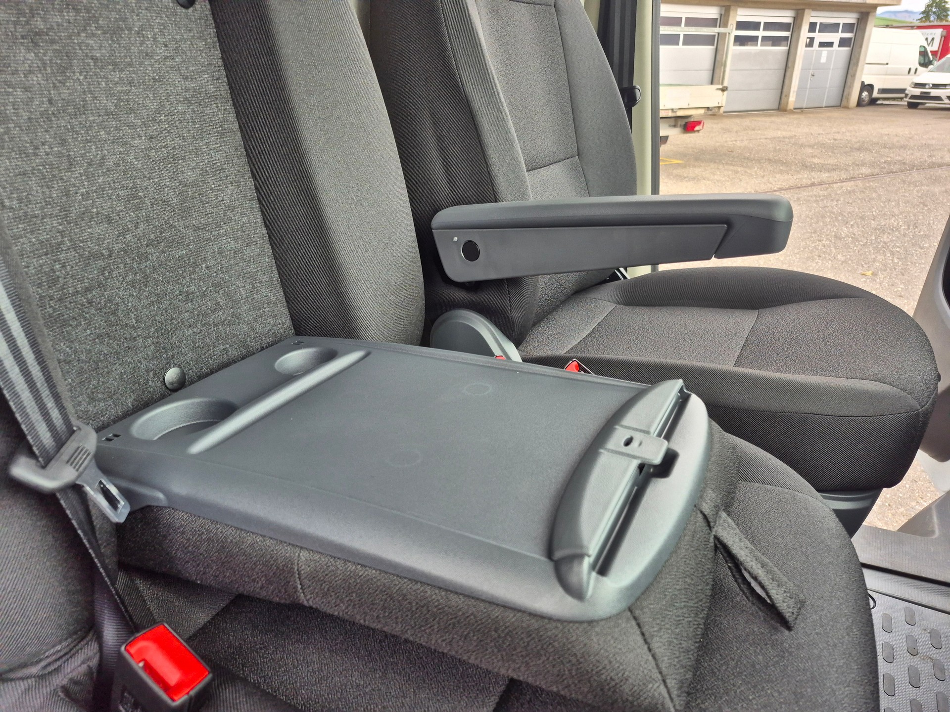 CITROEN Jumper 35 2.2 BlueHDi 140 L2H2-image-16