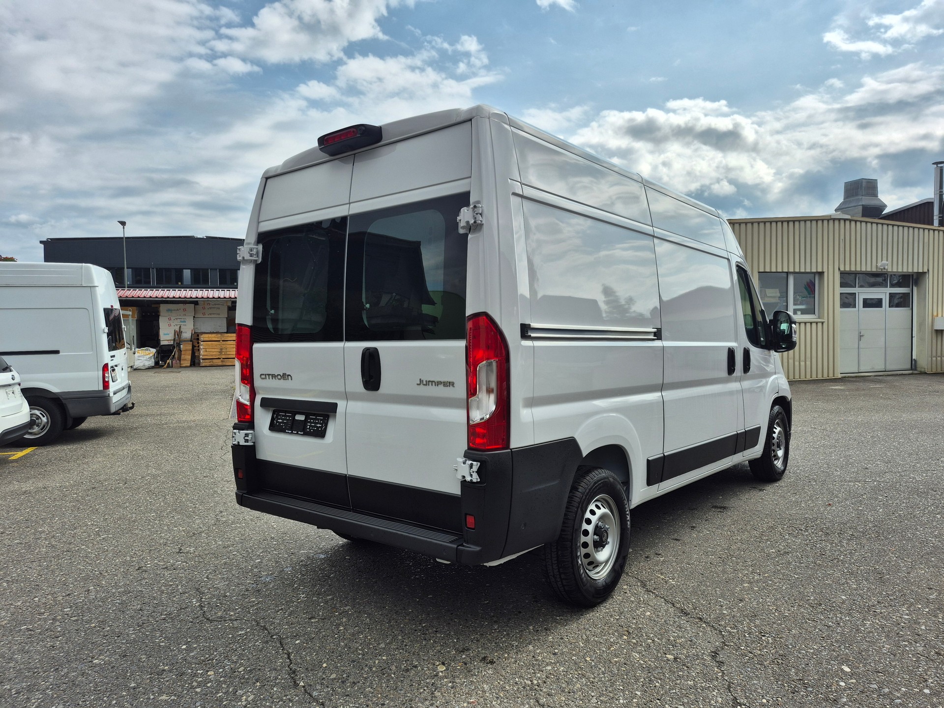 CITROEN Jumper 35 2.2 BlueHDi 140 L2H2-image-4