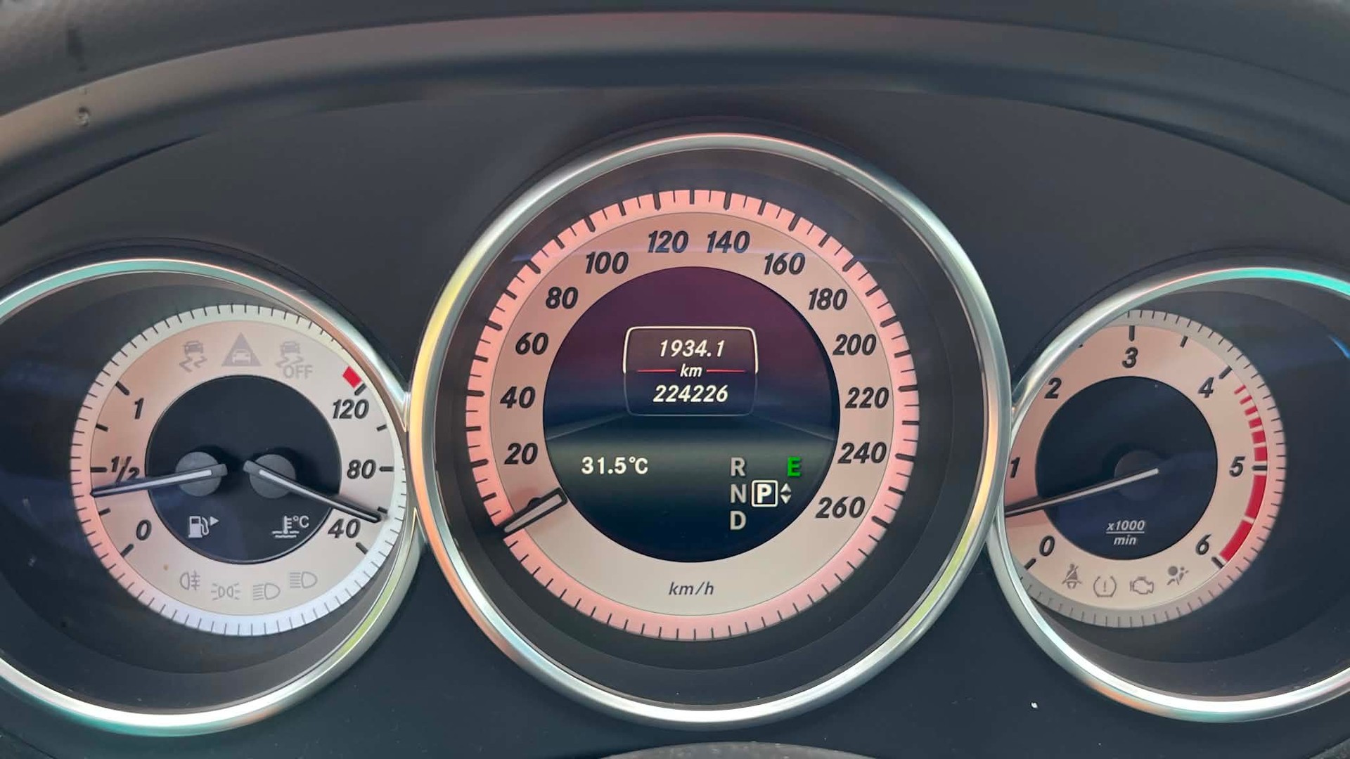 MERCEDES-BENZ CLS 350 CDI Executive 4matic-image-3